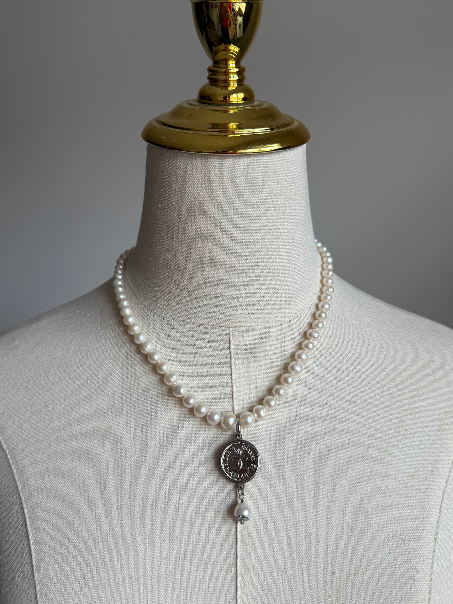 🤍 ONE OF A KIND - Authentic silver Button genuine pearl Necklace