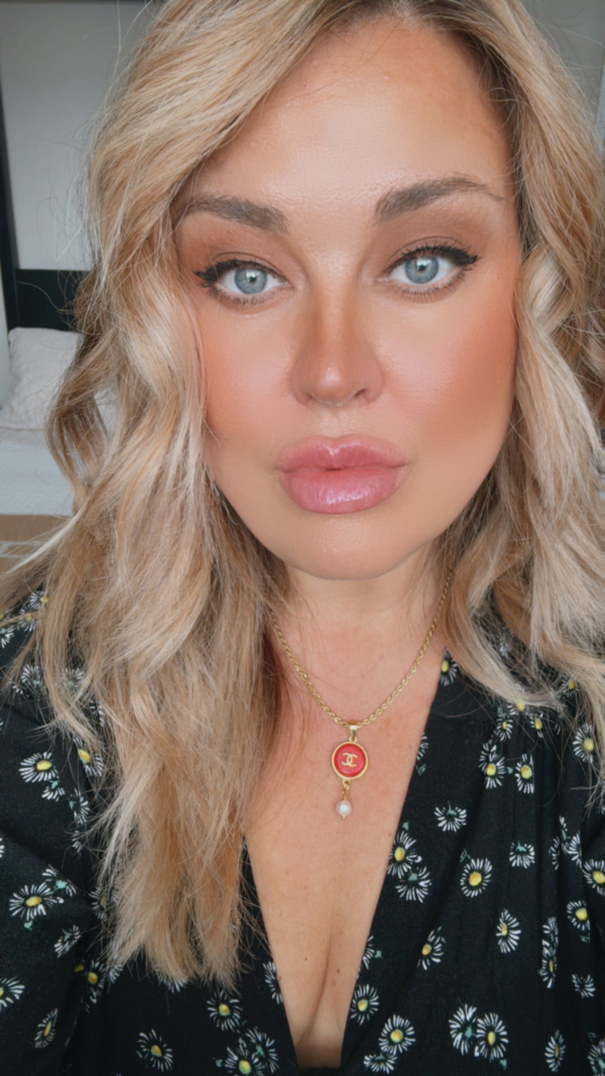 ❤️ Vintage Authentic reworked Gold button Necklace