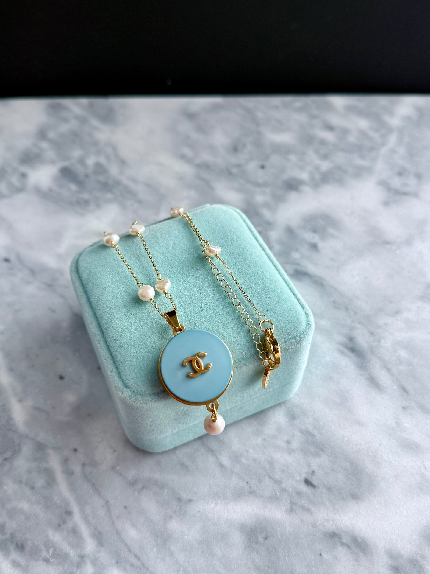 🩵 One of a kind delicate Authentic Reworked button necklace