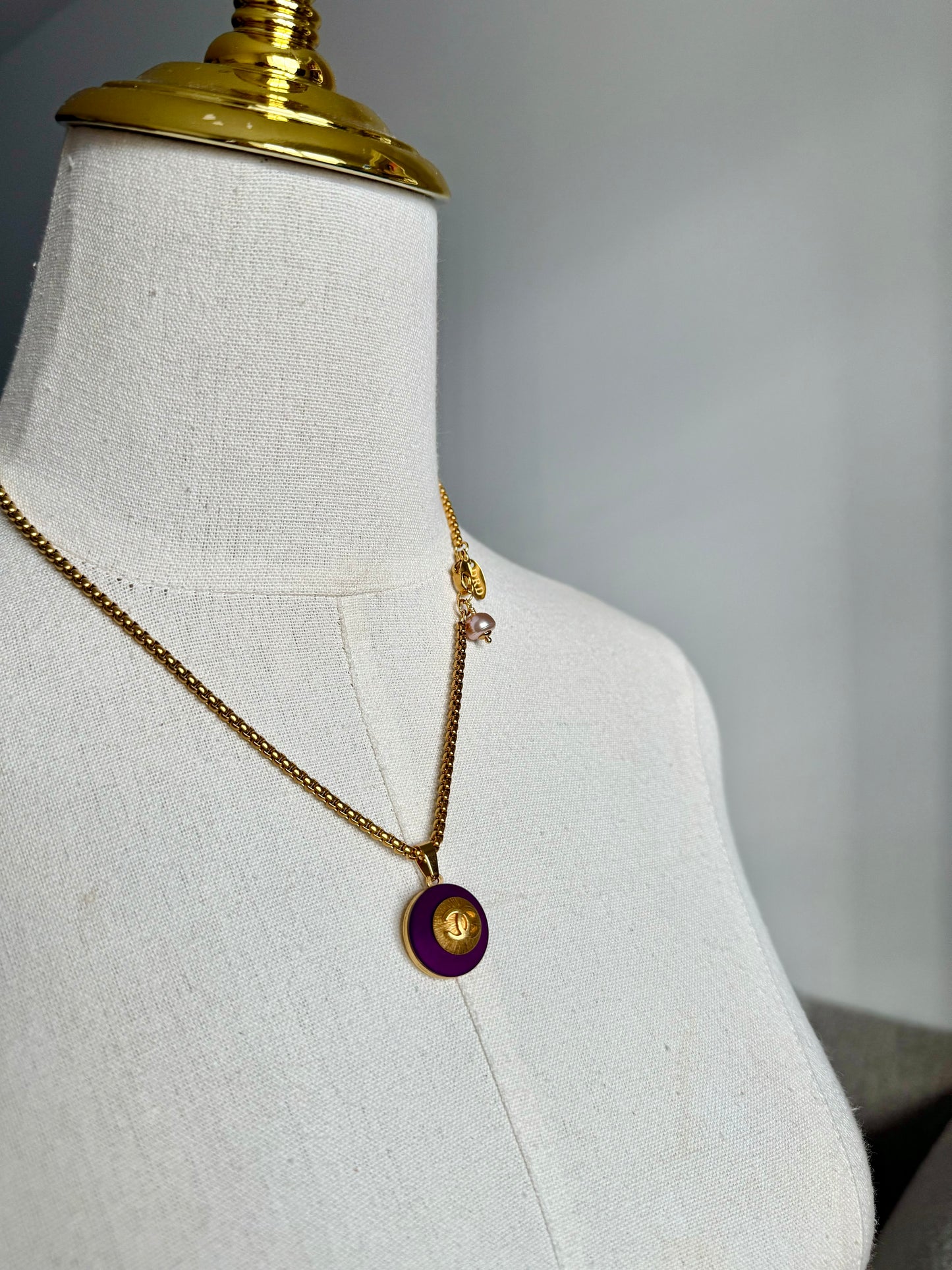 💜 EXTREMELY RARE reworked purple button necklace
