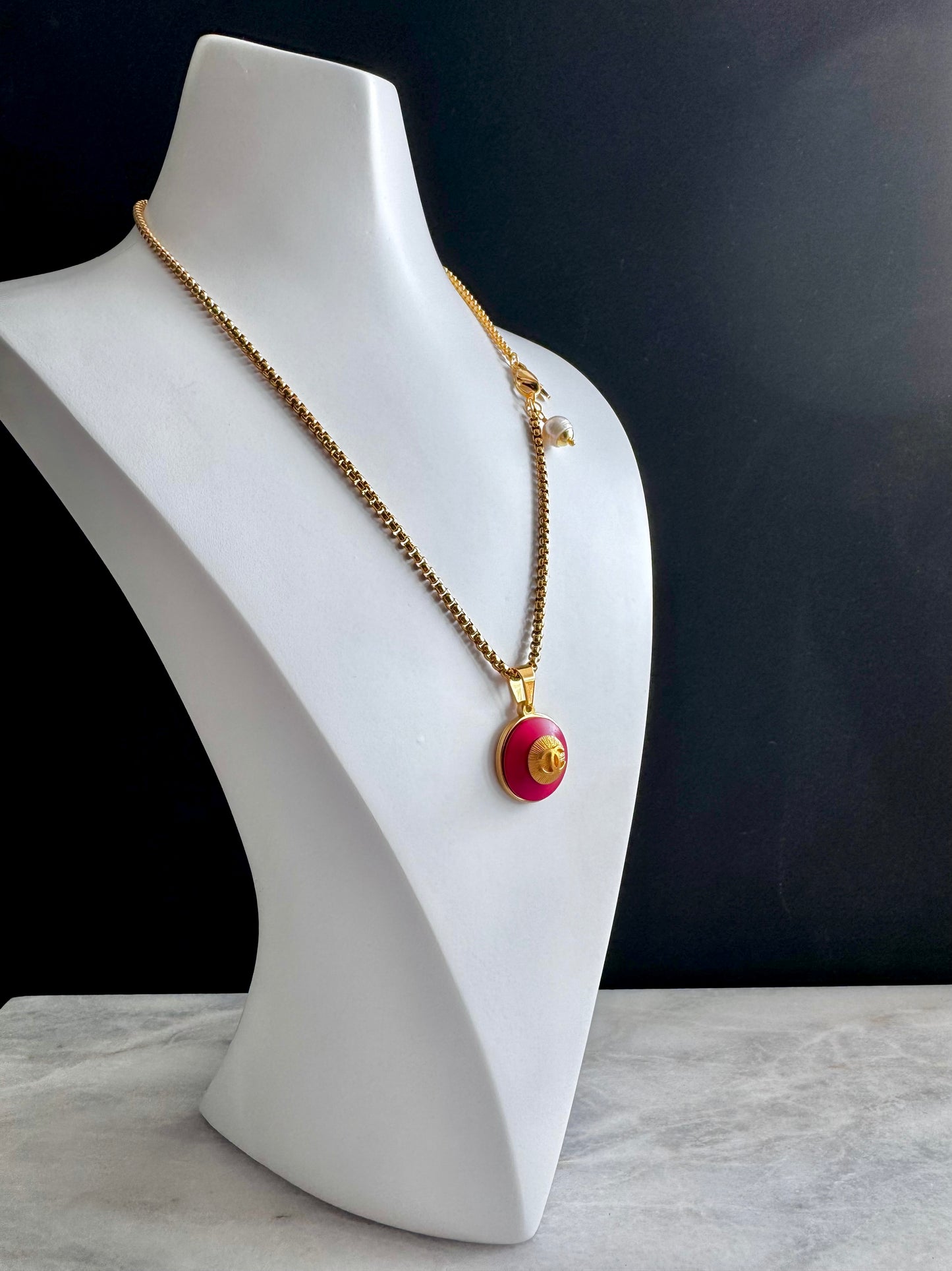 ❤️ EXTREMELY RARE reworked red button necklace