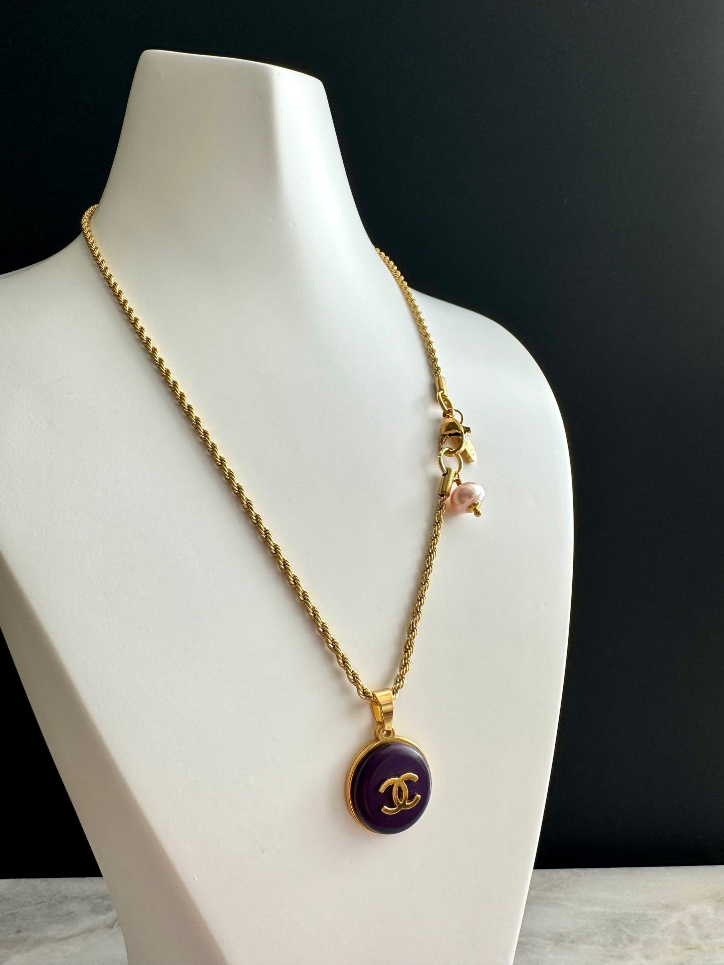 🍆 EXTREMELY RARE reworked button necklace