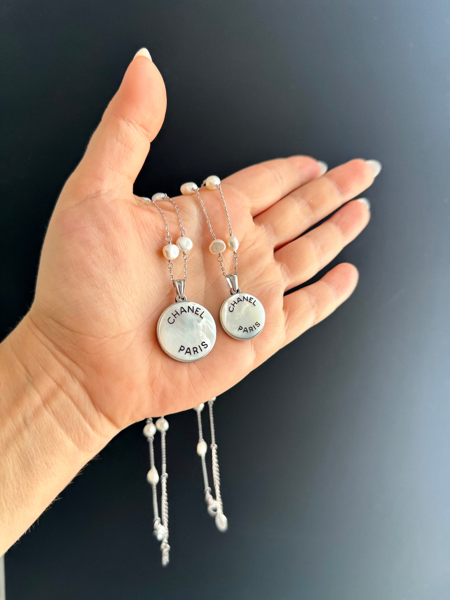 🤍 One of a kind Authentic Reworked button pearl necklace - 1 out of 2, smaller size