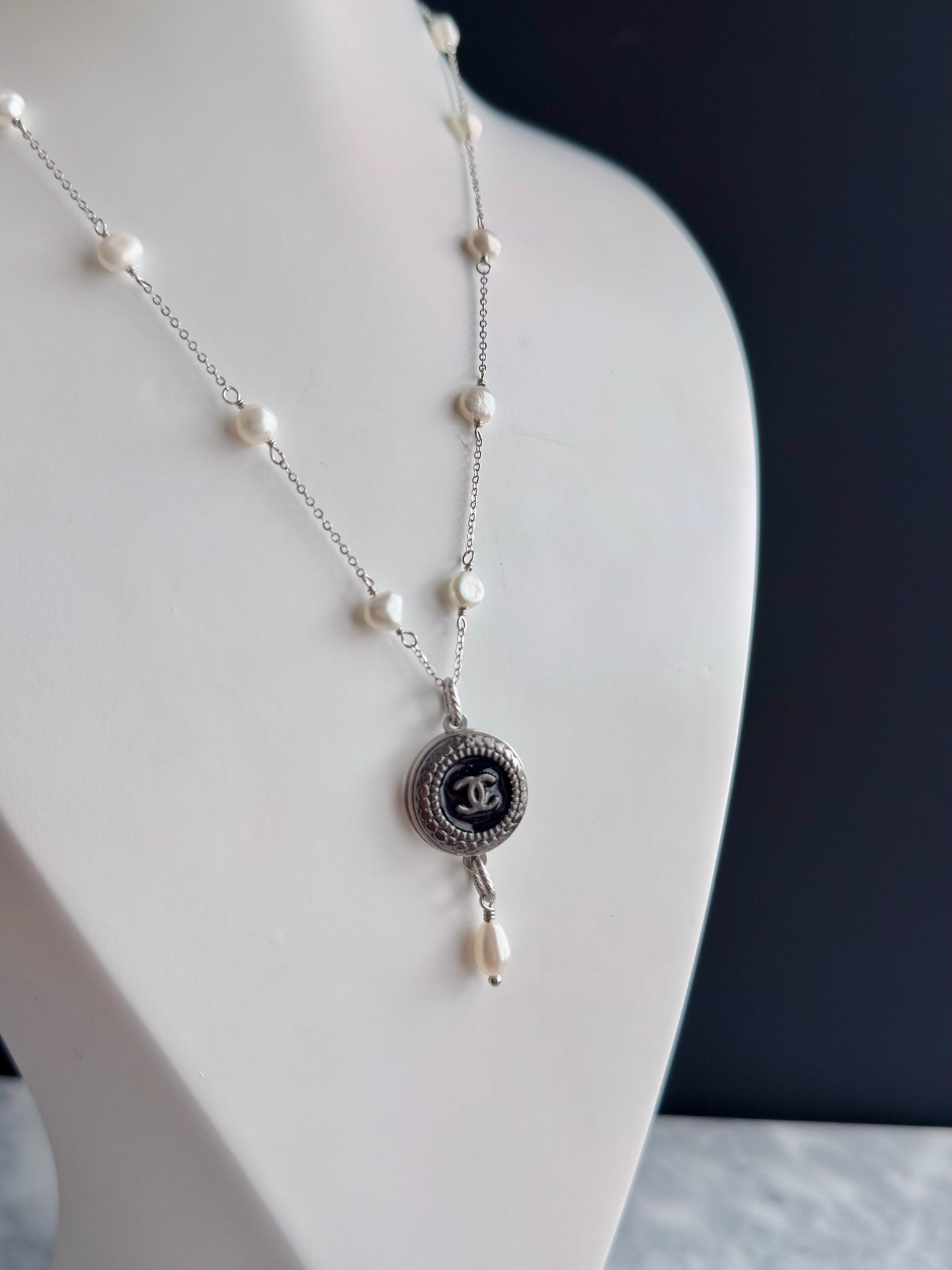 🖤 One of a kind Authentic Reworked button pearl necklace