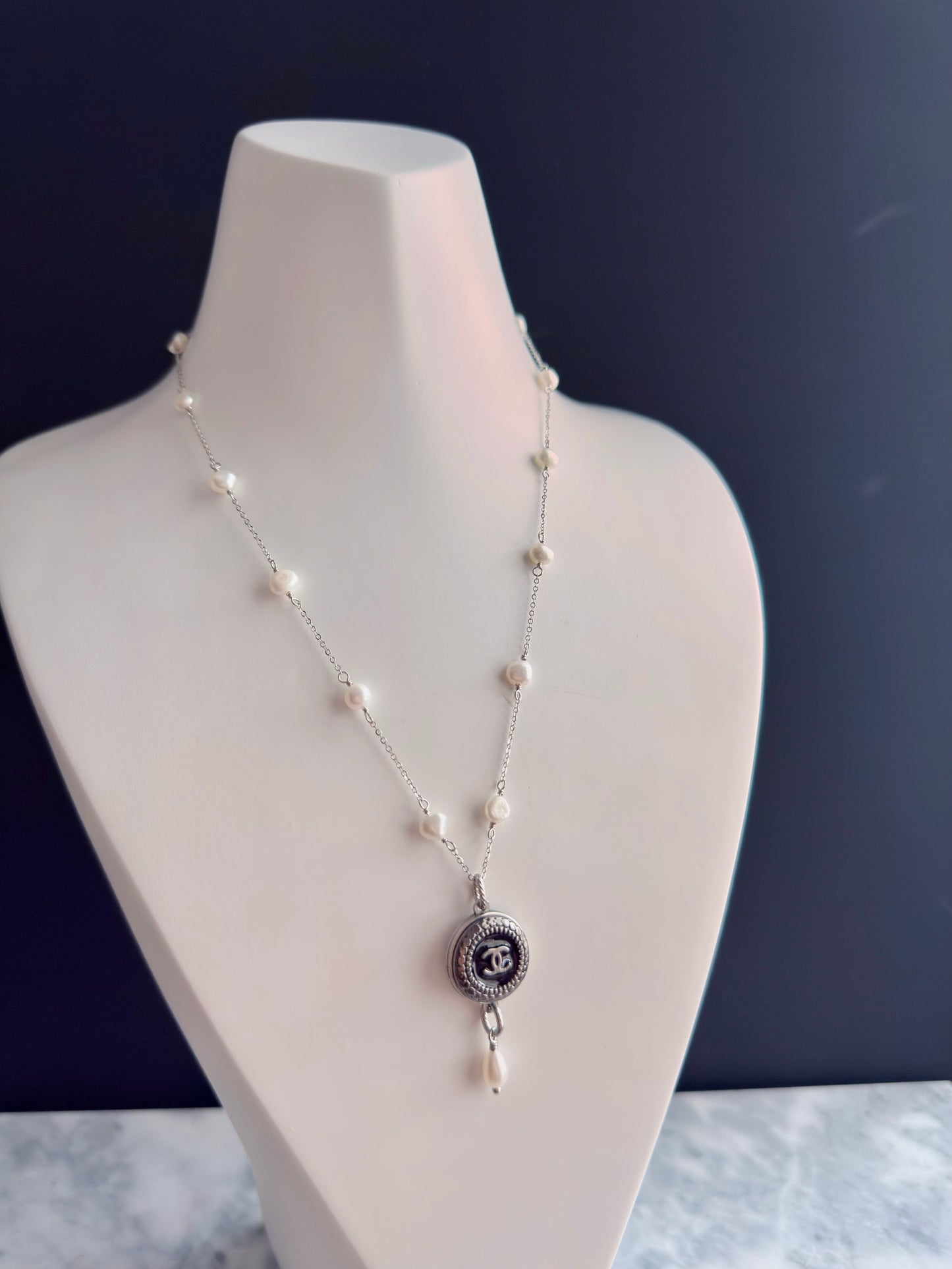🖤 One of a kind Authentic Reworked button pearl necklace