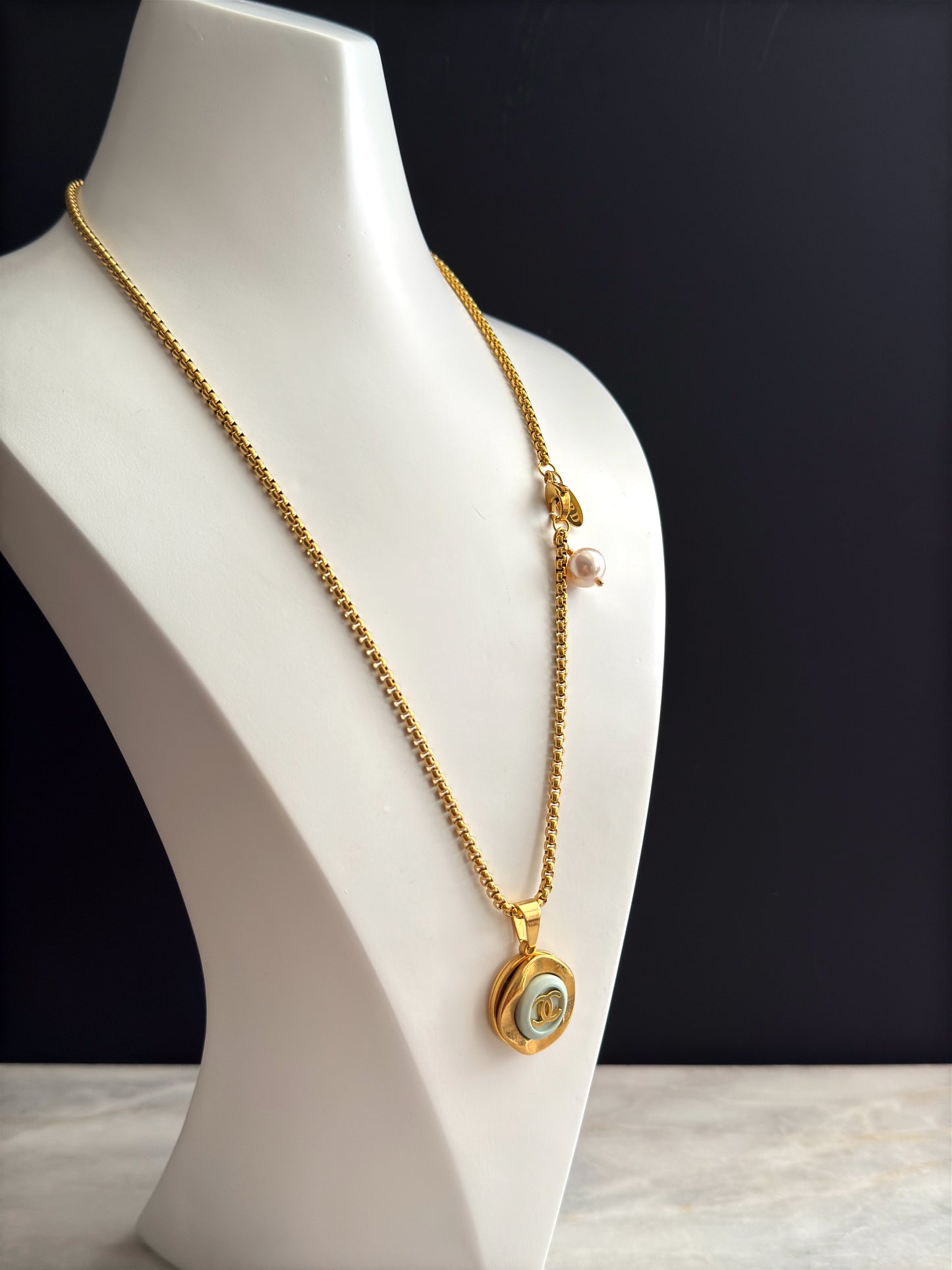 🩵 EXTREMELY RARE reworked button necklace
