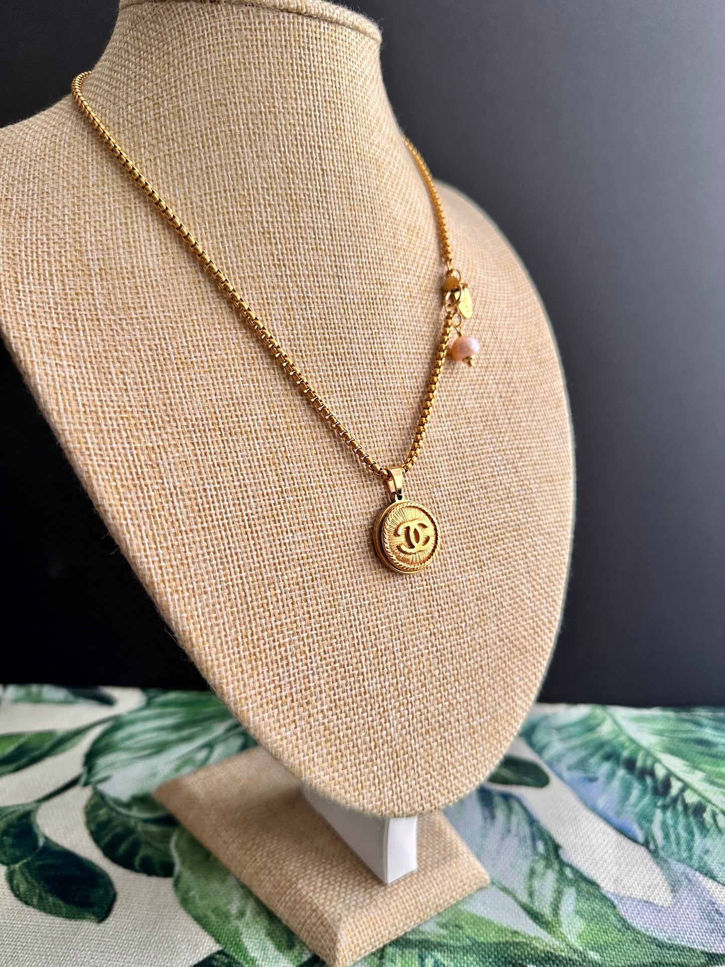 Extremely rare Vintage Authentic reworked Gold button Necklace