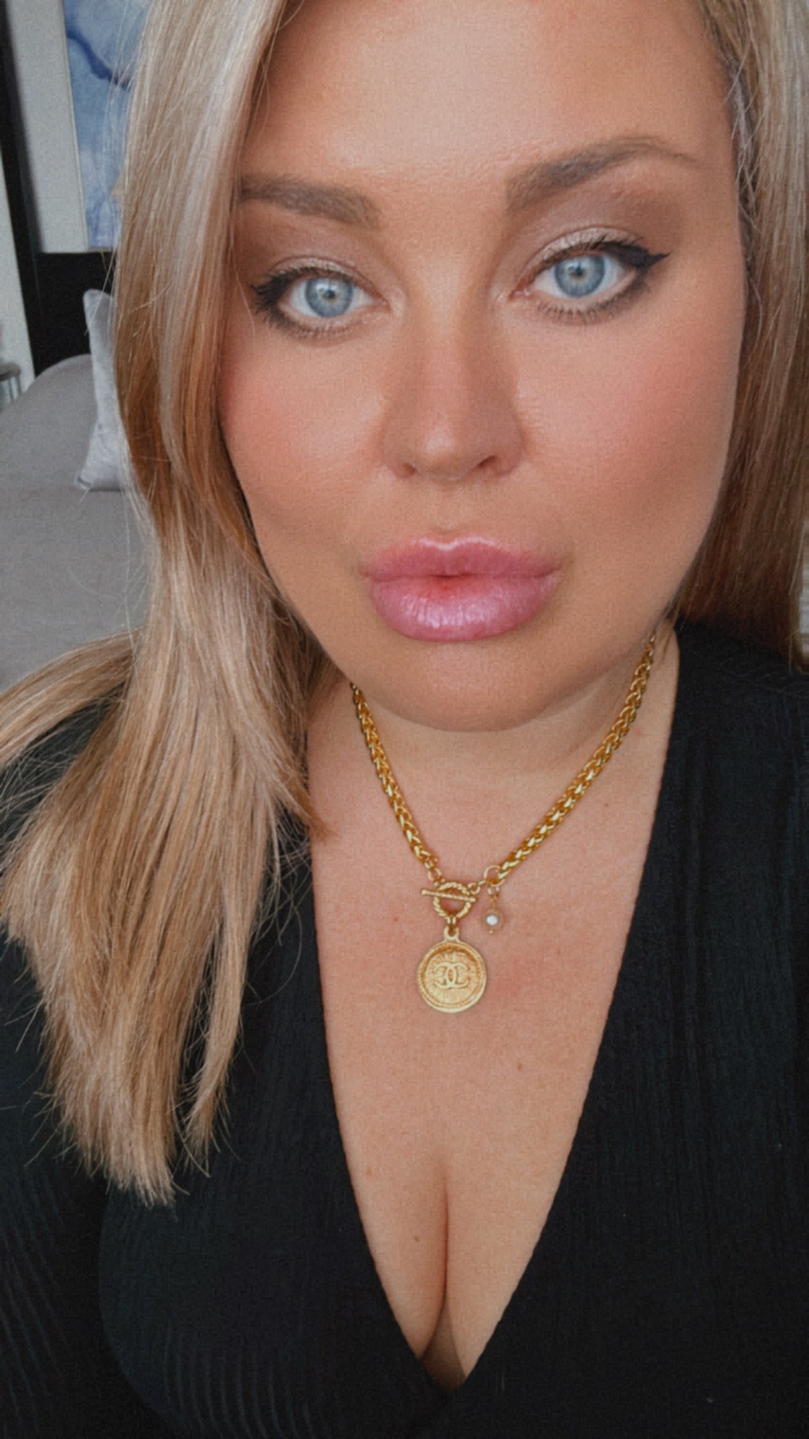 ✨ HUGE SUPER RARE Large Vintage Authentic reworked Gold button Necklace