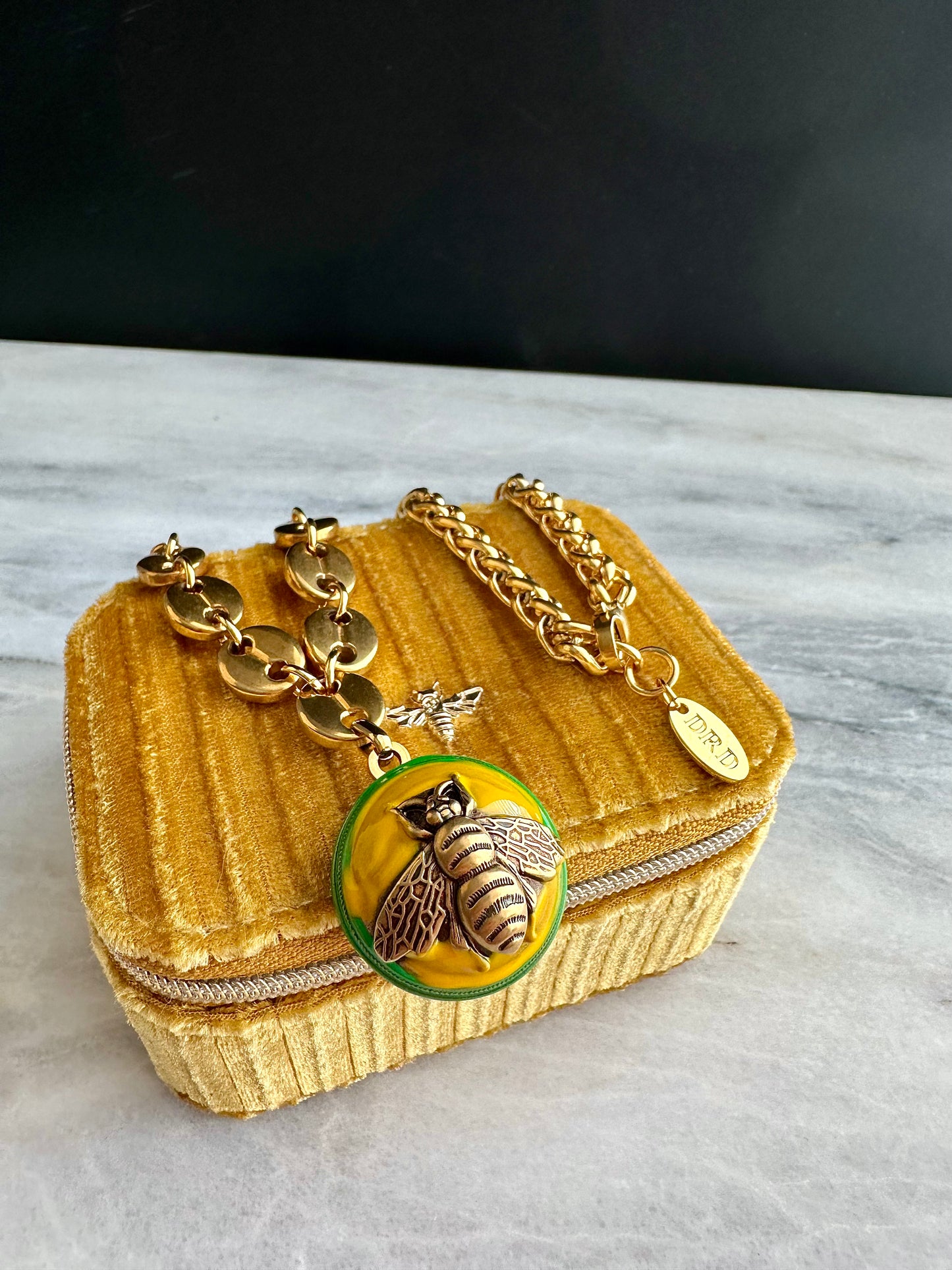🐝 Antique Gold Gucci charm chain necklace • high quality wheat chain