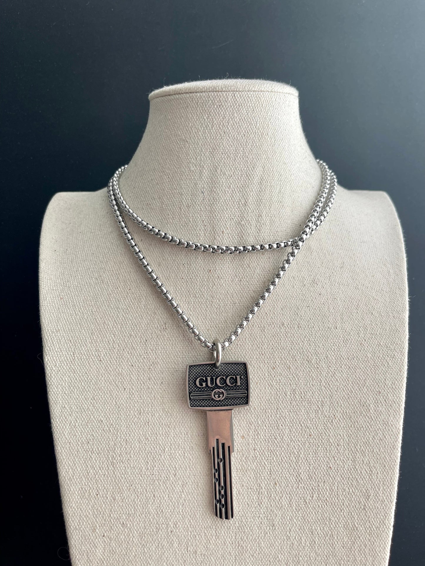 Antique Silver Vintage Gucci charm chain necklace • high quality intricate chain
