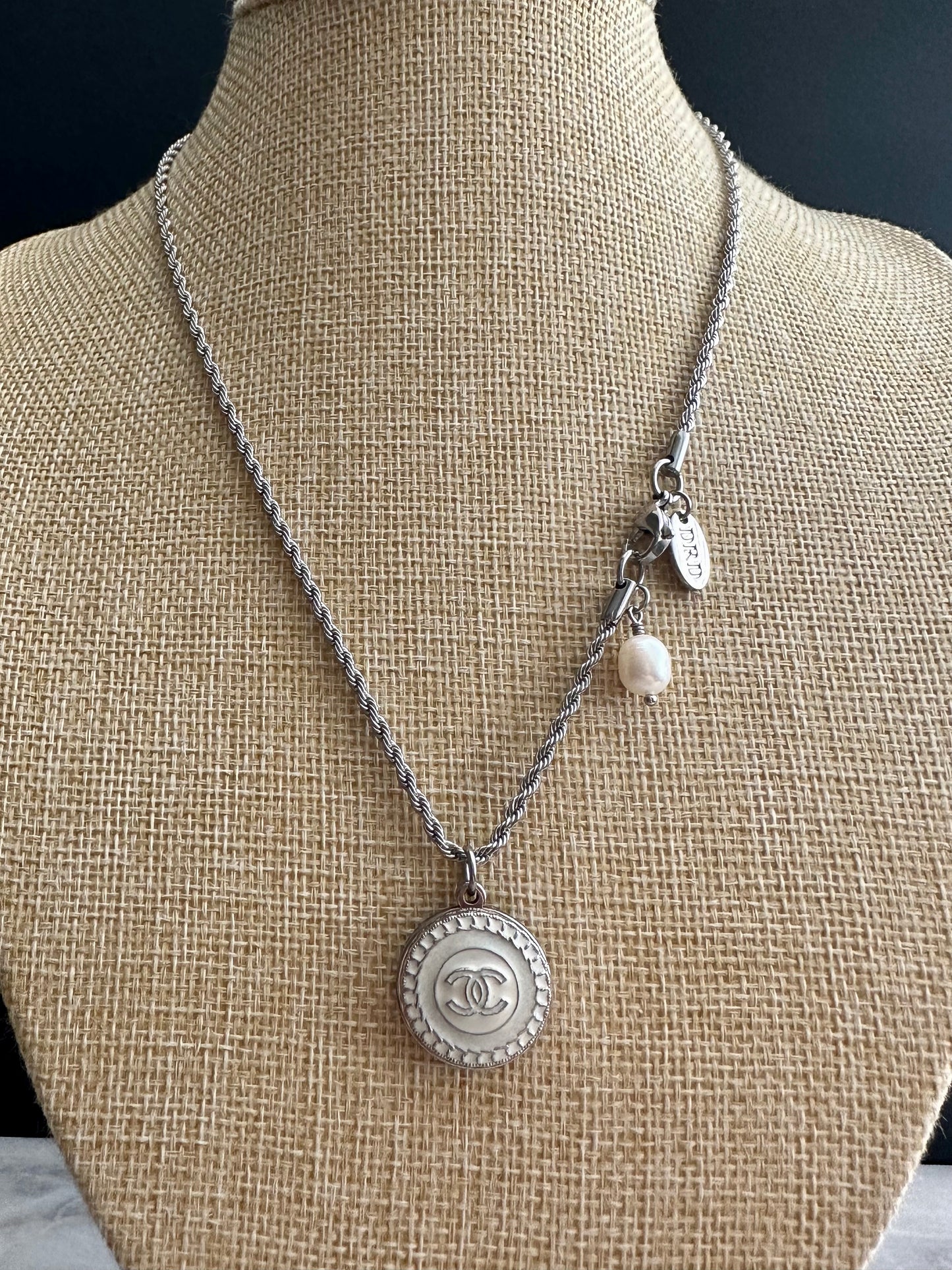 ⚪️ RARE One of a kind Authentic Reworked button necklace