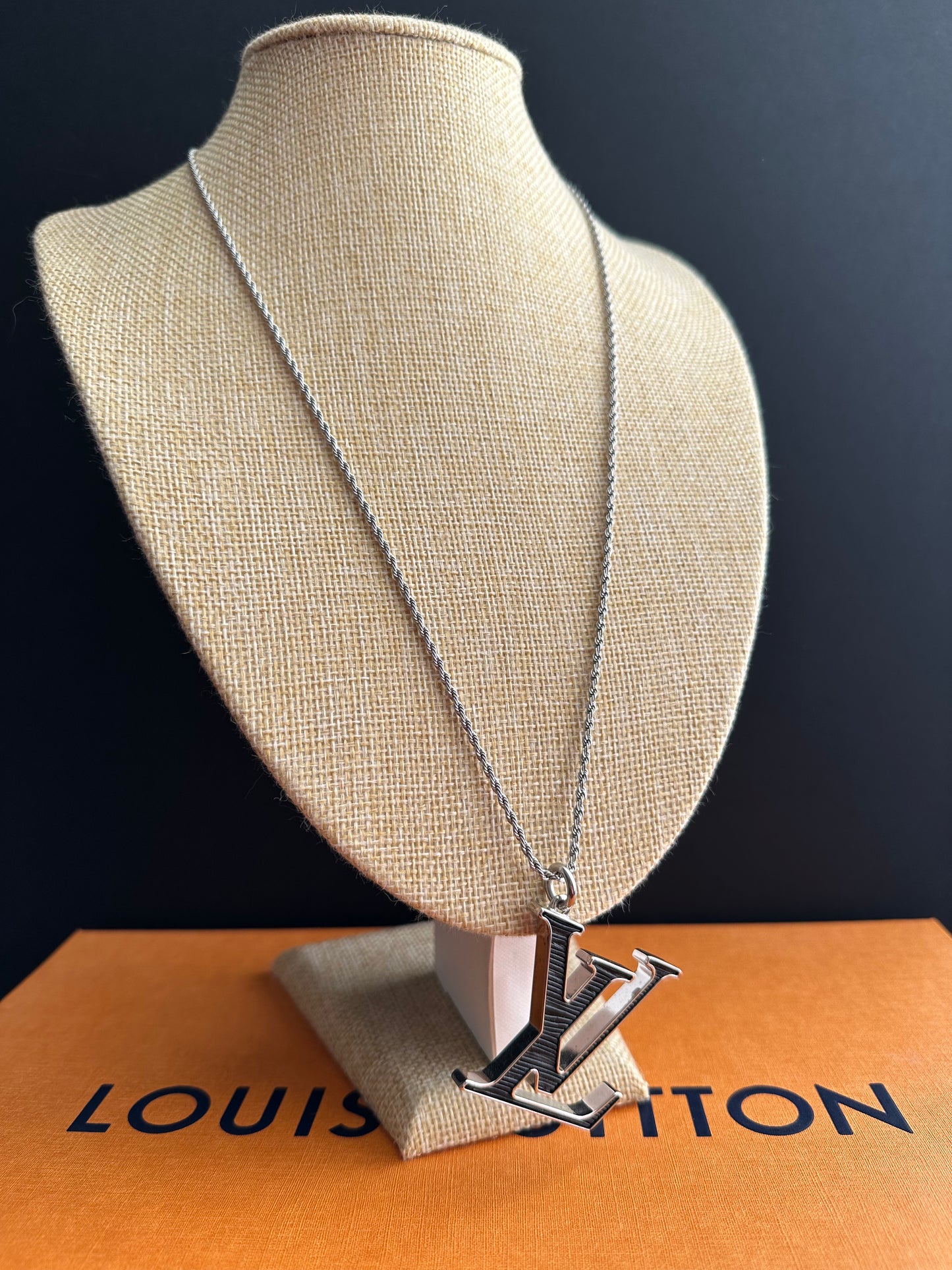 ✨ Authentic silver reworked Louis Vuitton Necklace - VERY rare!