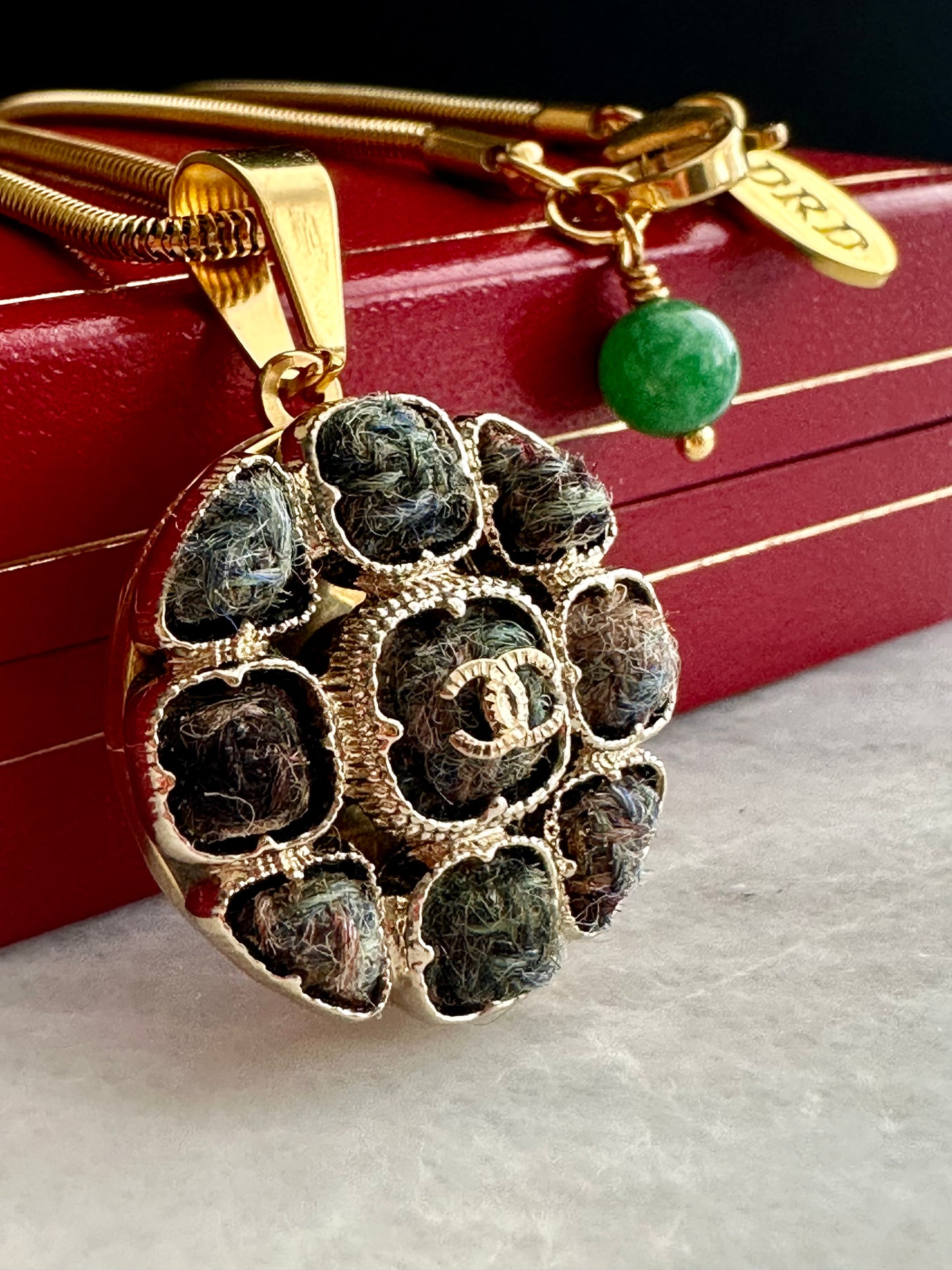 ✨ Large SUPER RARE Authentic reworked Gold button Necklace
