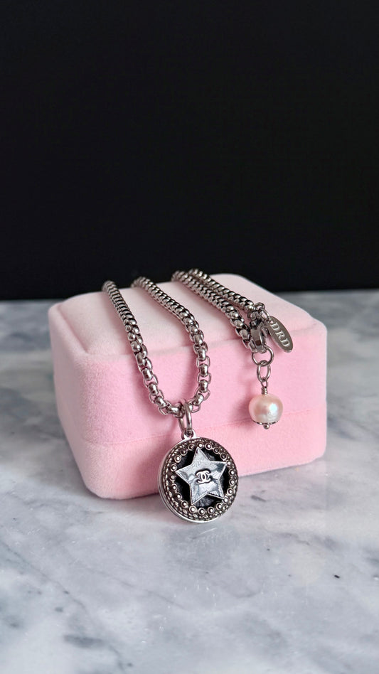 ⭐️ STAR • Authentic Reworked Button Necklace