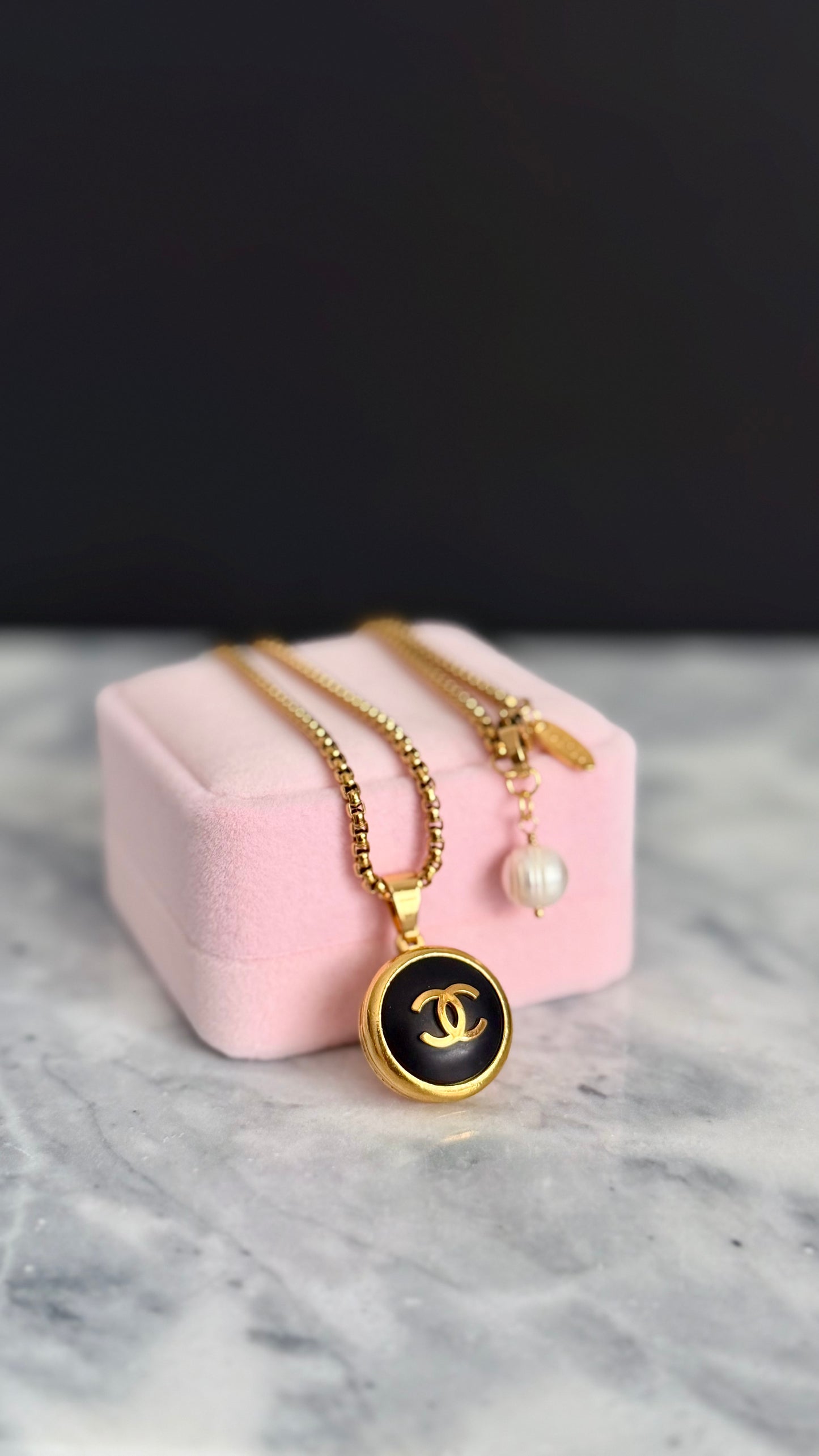 🖤 EXTREMELY RARE reworked button necklace