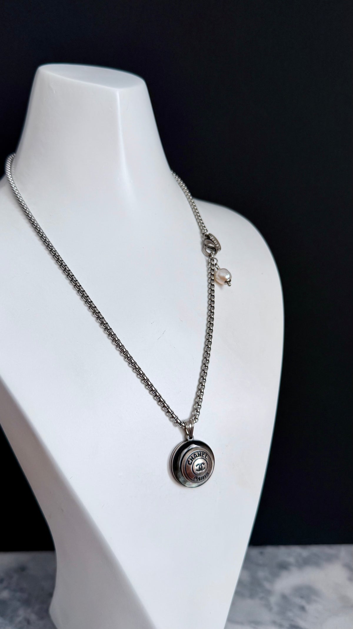 🖤 BLACK MOTHER OF PEARL One of a kind Authentic Reworked button necklace