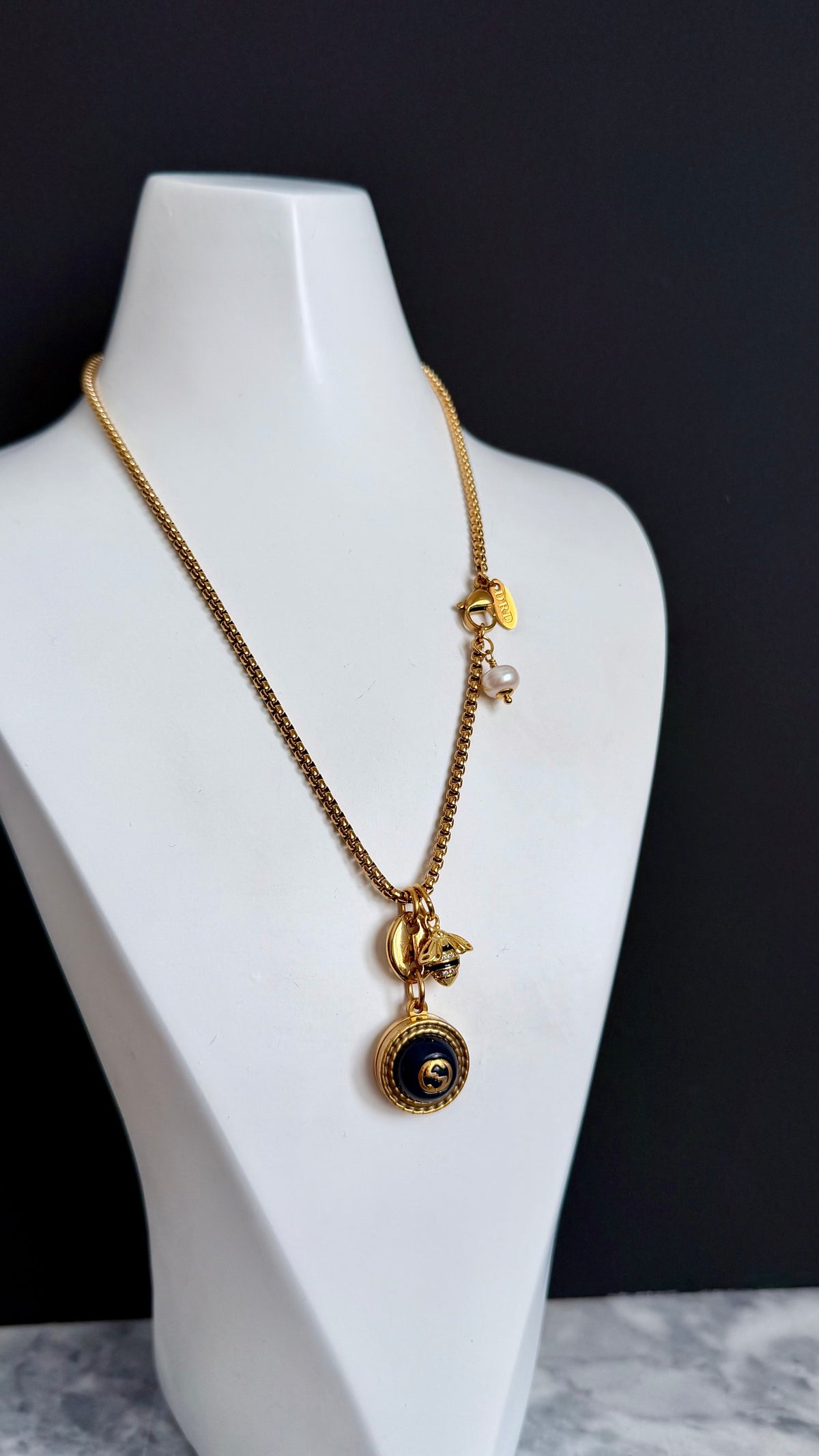 ✨🐝 Vintage Gold Gucci charm chain necklace • extremely rare ✨
