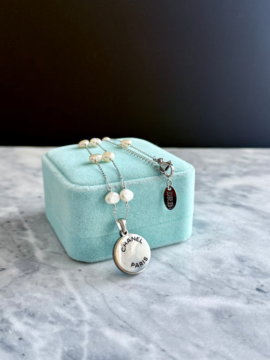 🤍 One of a kind Authentic Reworked button pearl necklace - 1 out of 2, smaller size