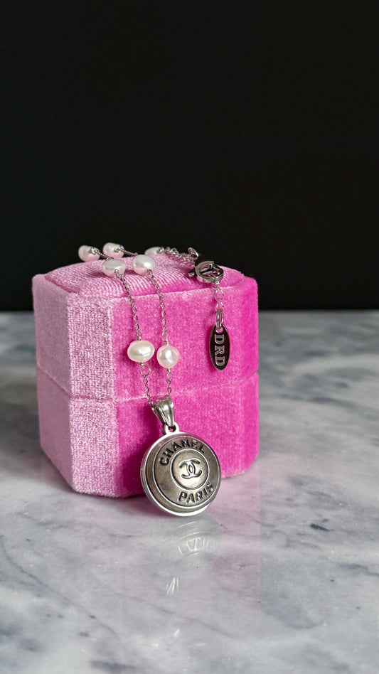 🖤 One of a kind delicate Authentic Reworked button necklace