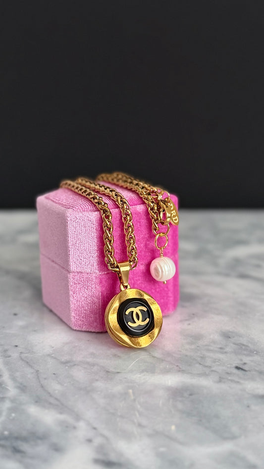 🖤 LARGE EXTREMELY RARE reworked button necklace