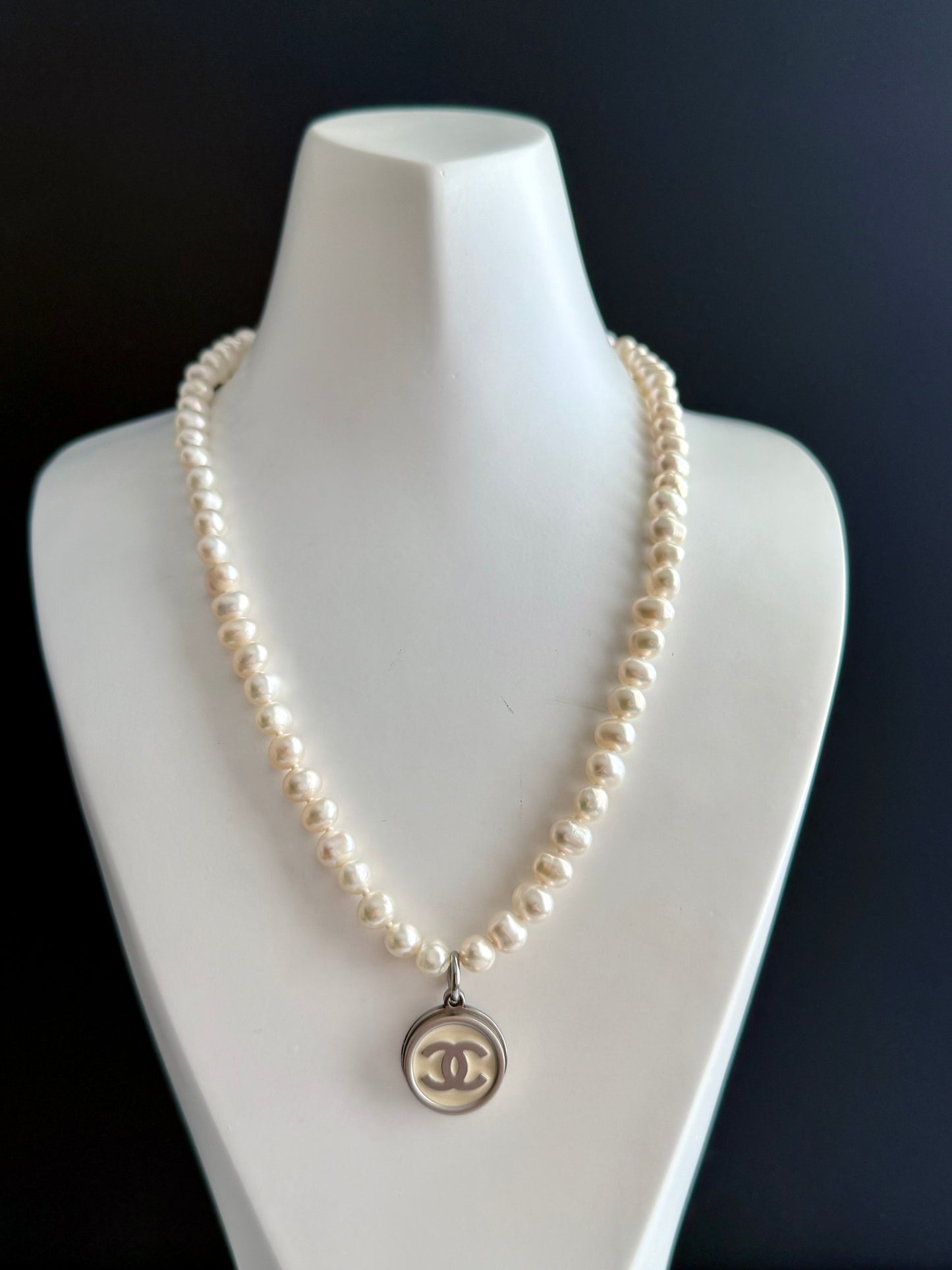 🤍 ONE OF A KIND - Authentic silver Button genuine pearl Necklace