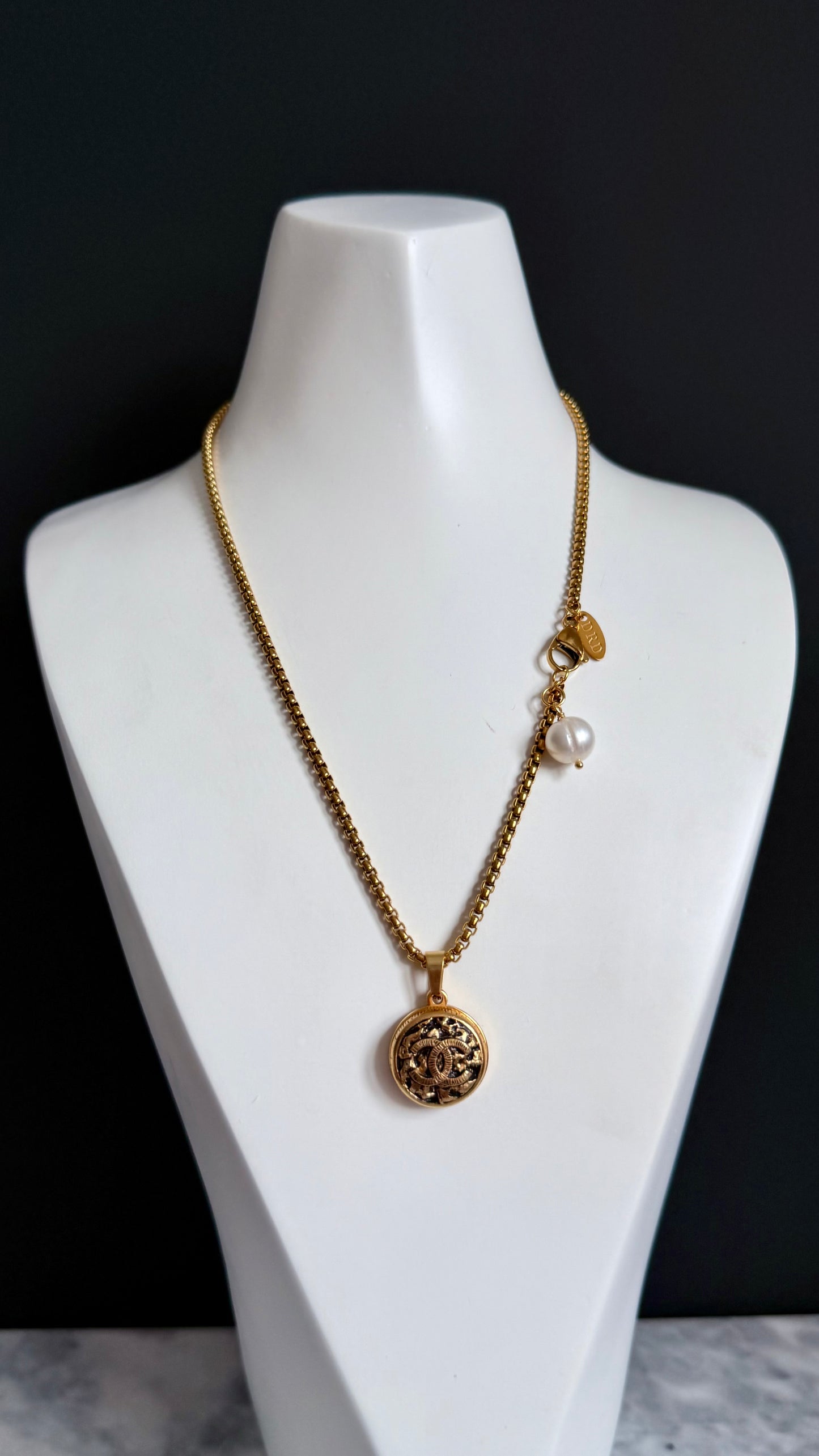 🖤 EXTREMELY RARE reworked button necklace