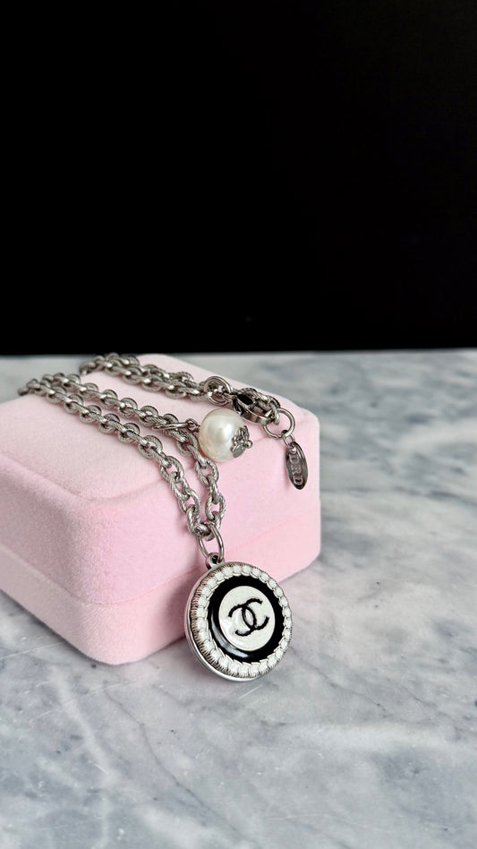 🖤 LARGE Authentic Reworked Button Necklace