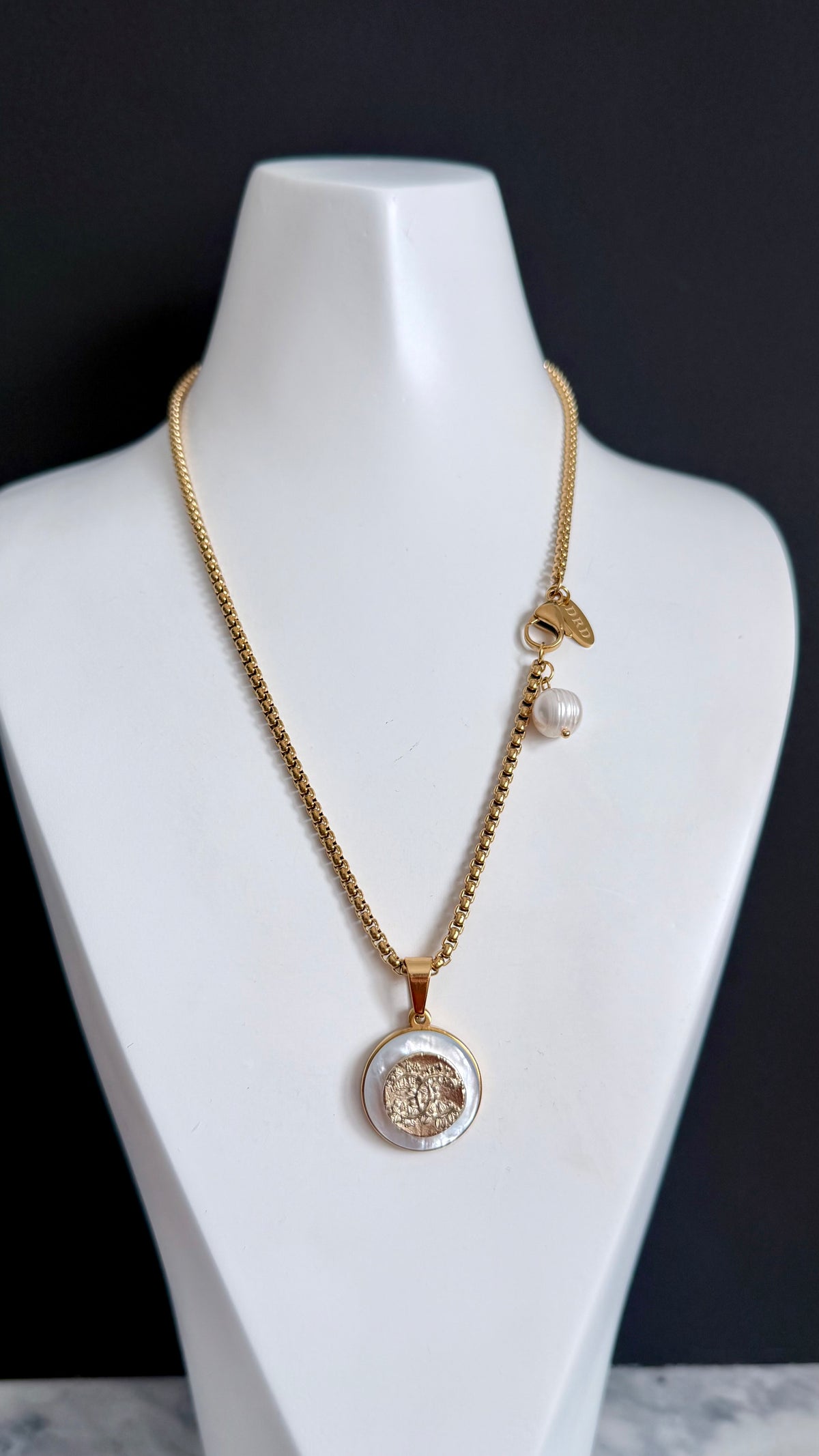 ✨ SUPER RARE MOTHER OF PEARL and MODERM Authentic reworked Gold button Necklace