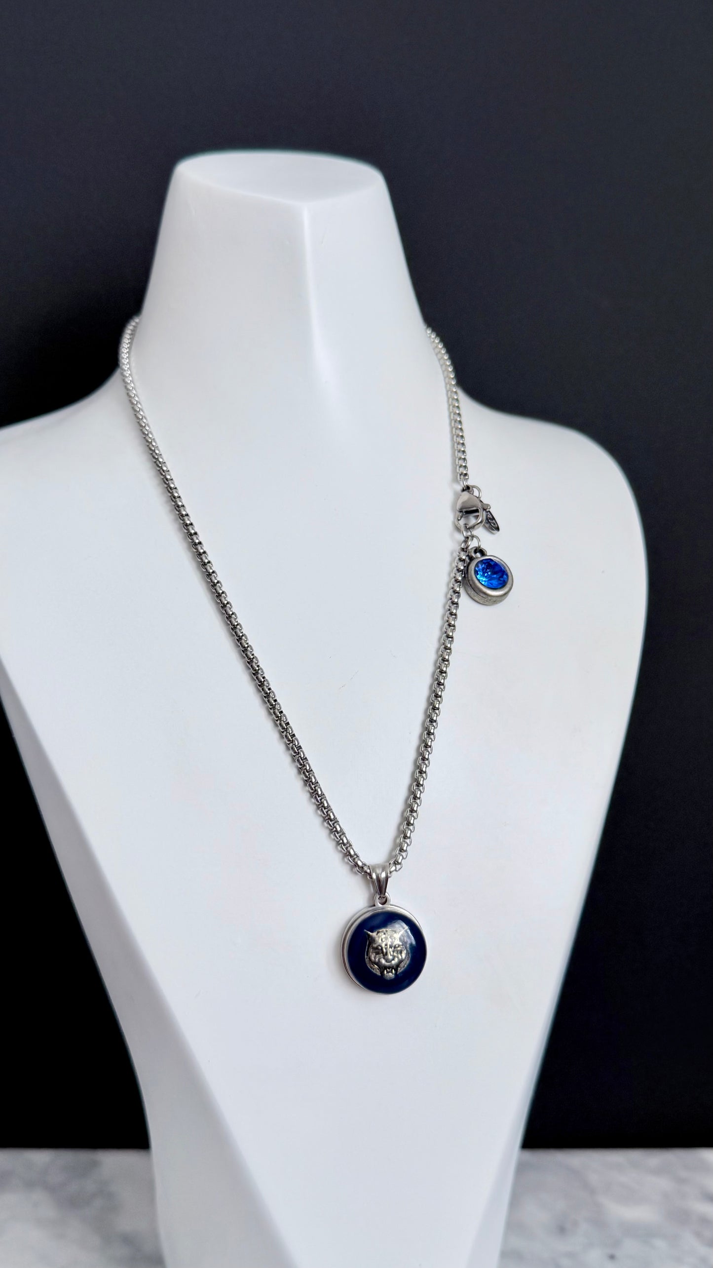 Antique silver GUCCI tiger charm chain necklace • high quality chain