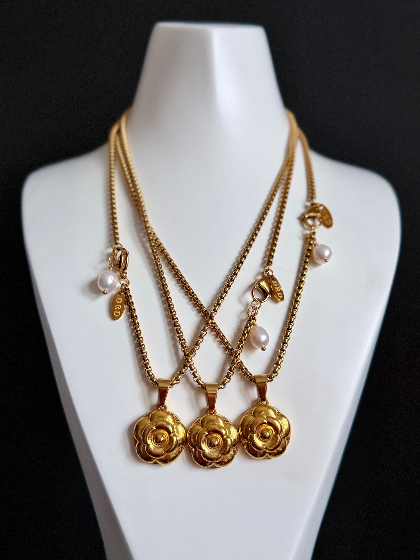 🌼 CAMELLIA 🌼 Extremely rare Vintage Authentic reworked Gold button Necklace - ONE OF A KIND