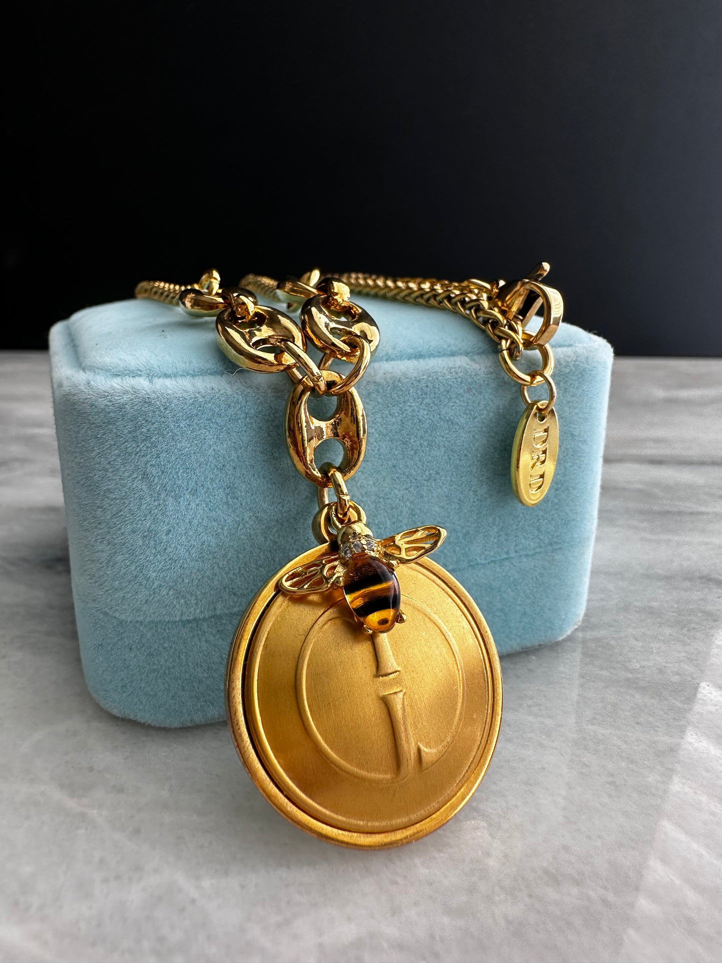 Antique Gold Vintage Gucci charm chain necklace • high quality