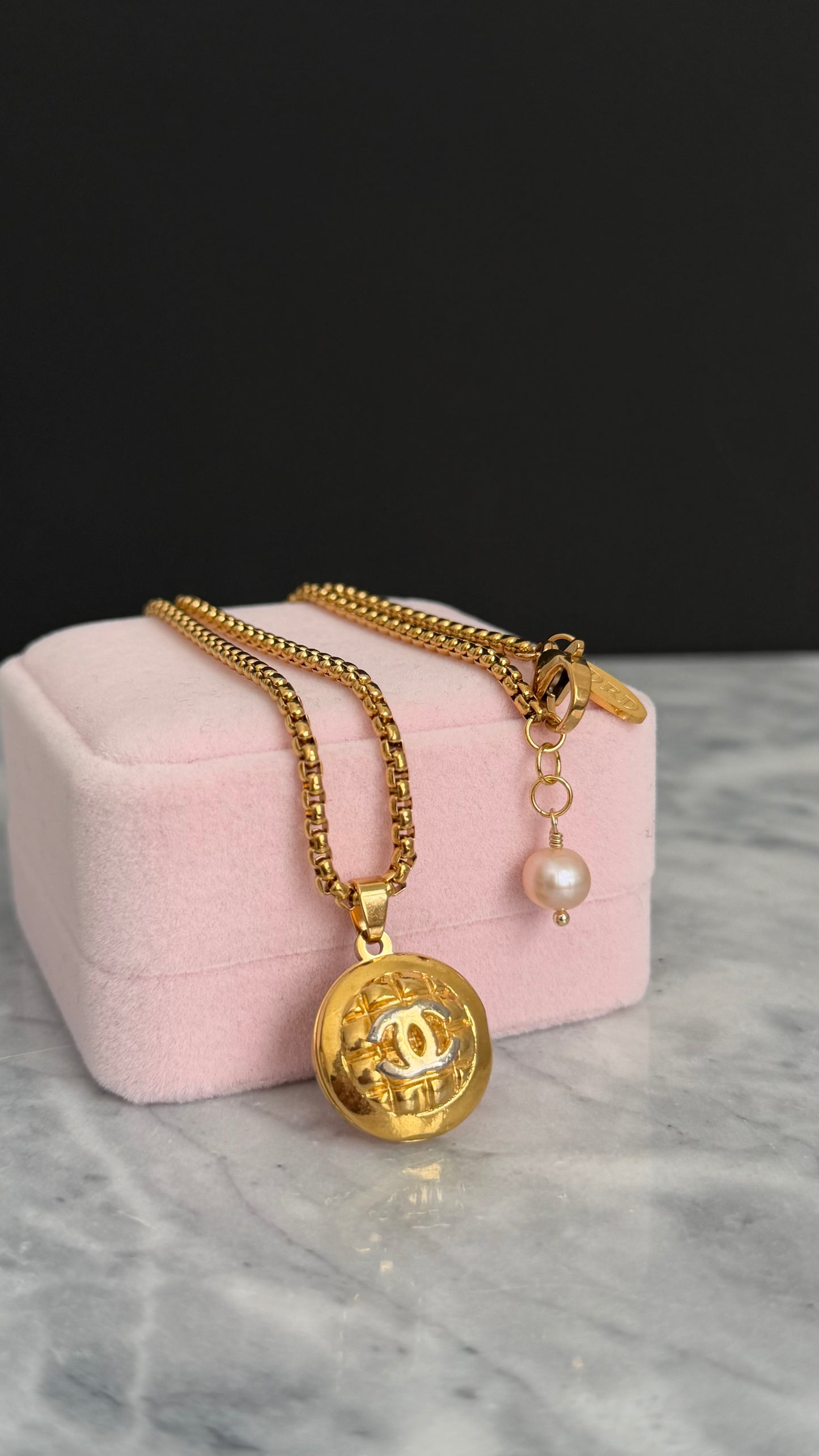 ✨Super rare Vintage Authentic reworked Gold button Necklace