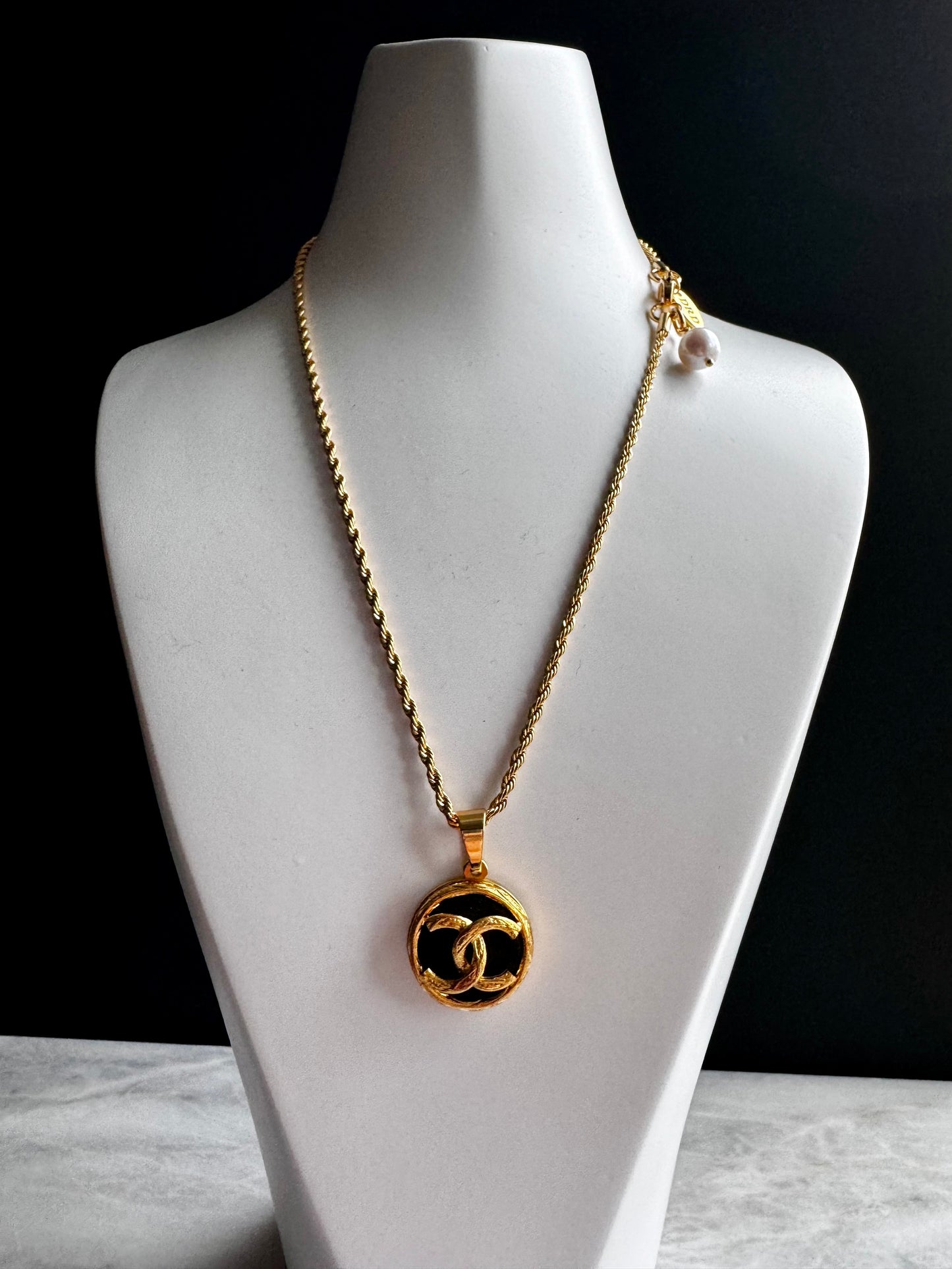 ✨ Large SUPER RARE Authentic reworked Gold button Necklace