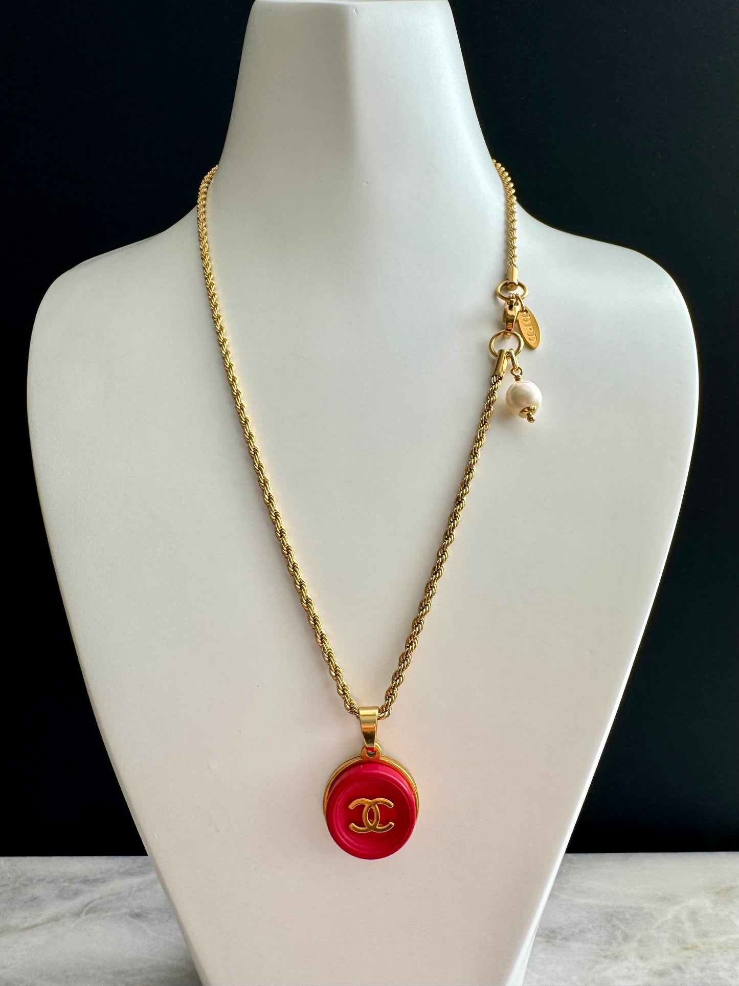 ❤️ EXTREMELY RARE reworked red button necklace