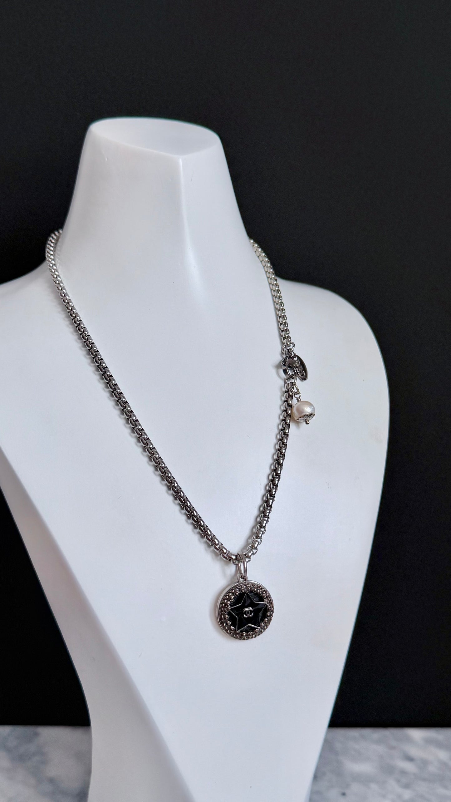 ⭐️ STAR • Authentic Reworked Button Necklace