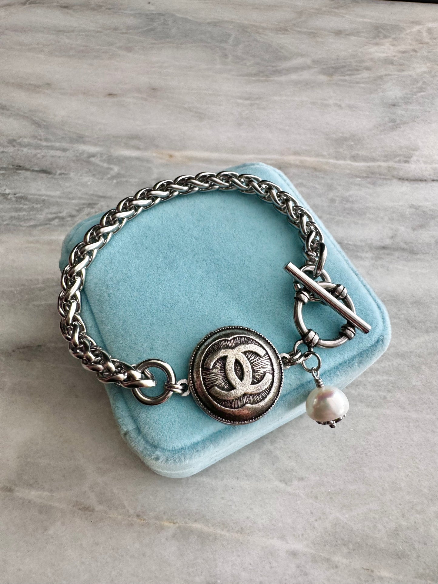 ✨ONE OF A KIND silver reworked button bracelet • rolo chain