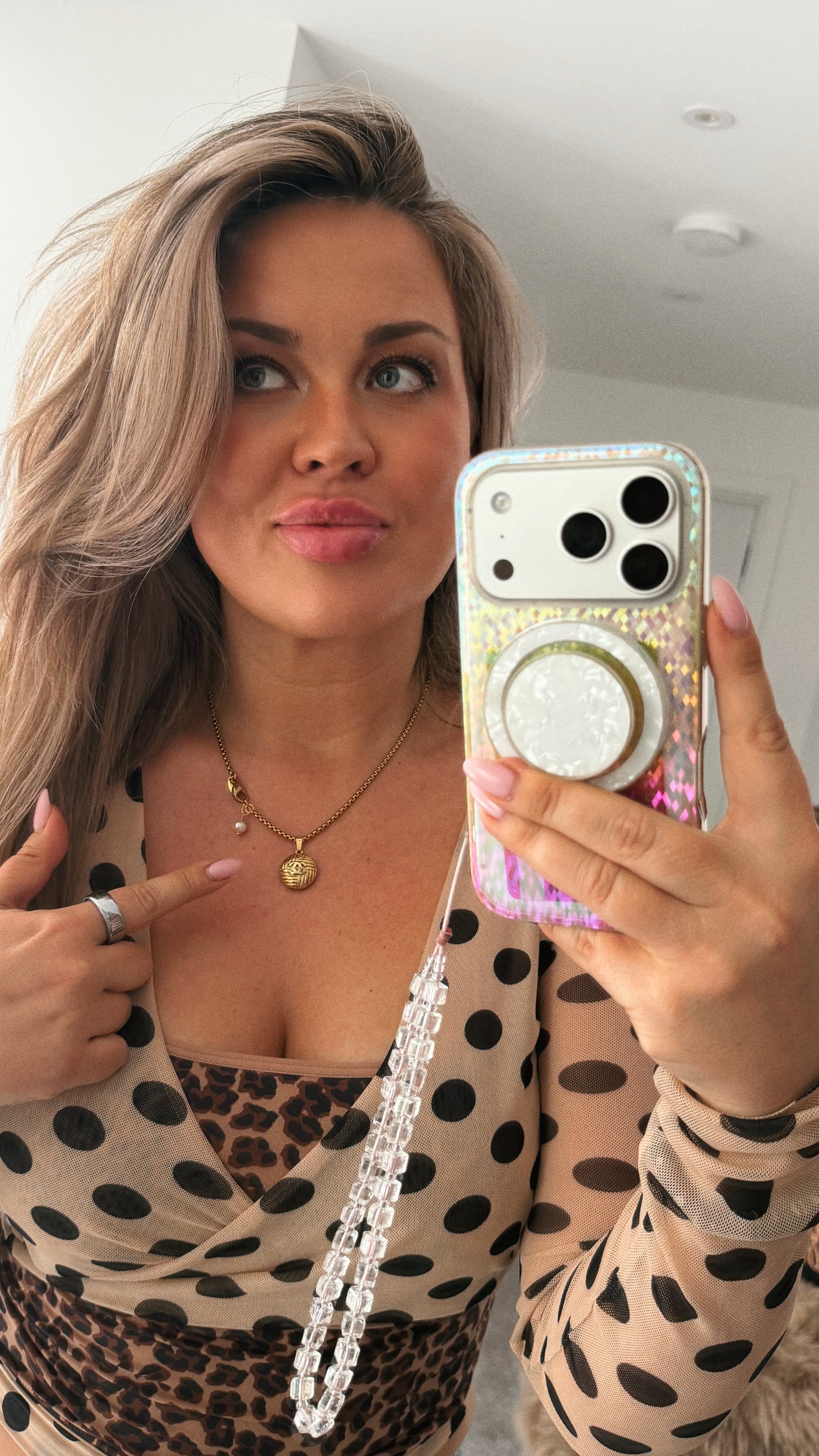 ✨ Extremely rare Authentic Reworked gold Button Necklace