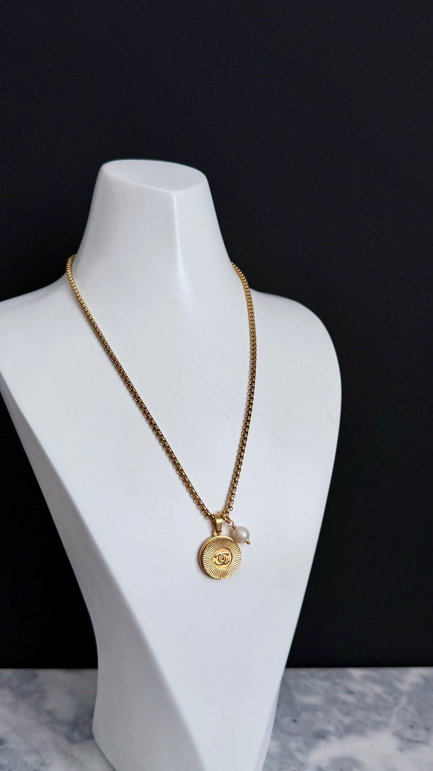 ❤️ EXTREMELY RARE reworked button necklace