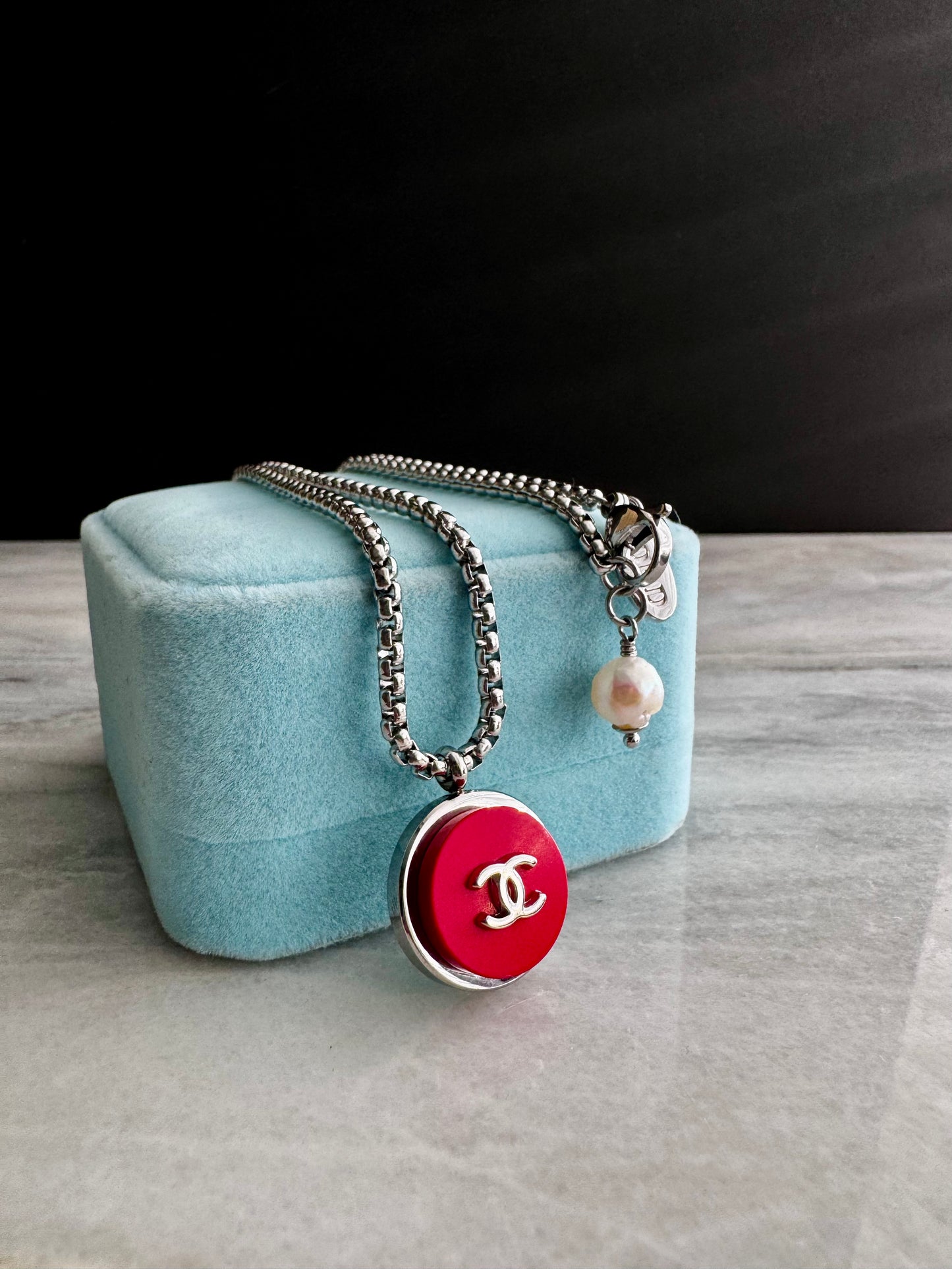 ❤️ EXTREMELY RARE reworked red button necklace