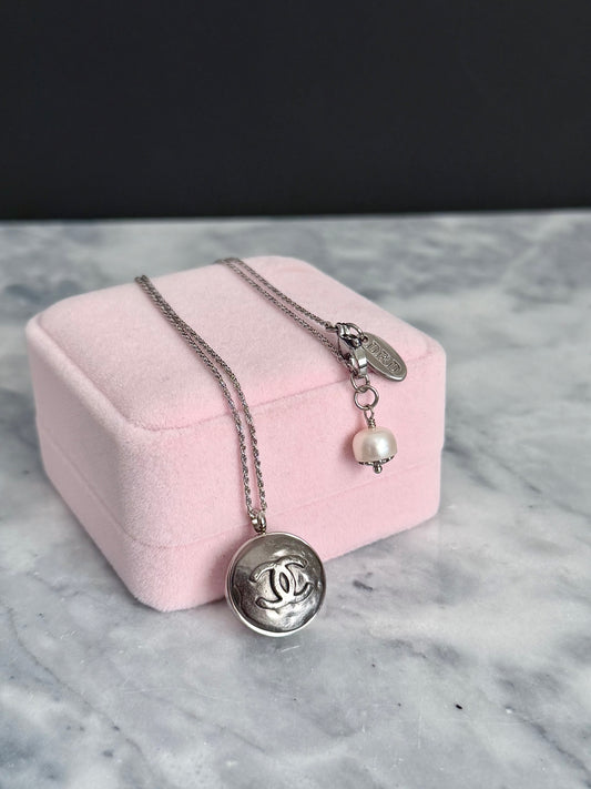 🖤 Reworked Authentic sterling silver button necklace with sterling silver chain