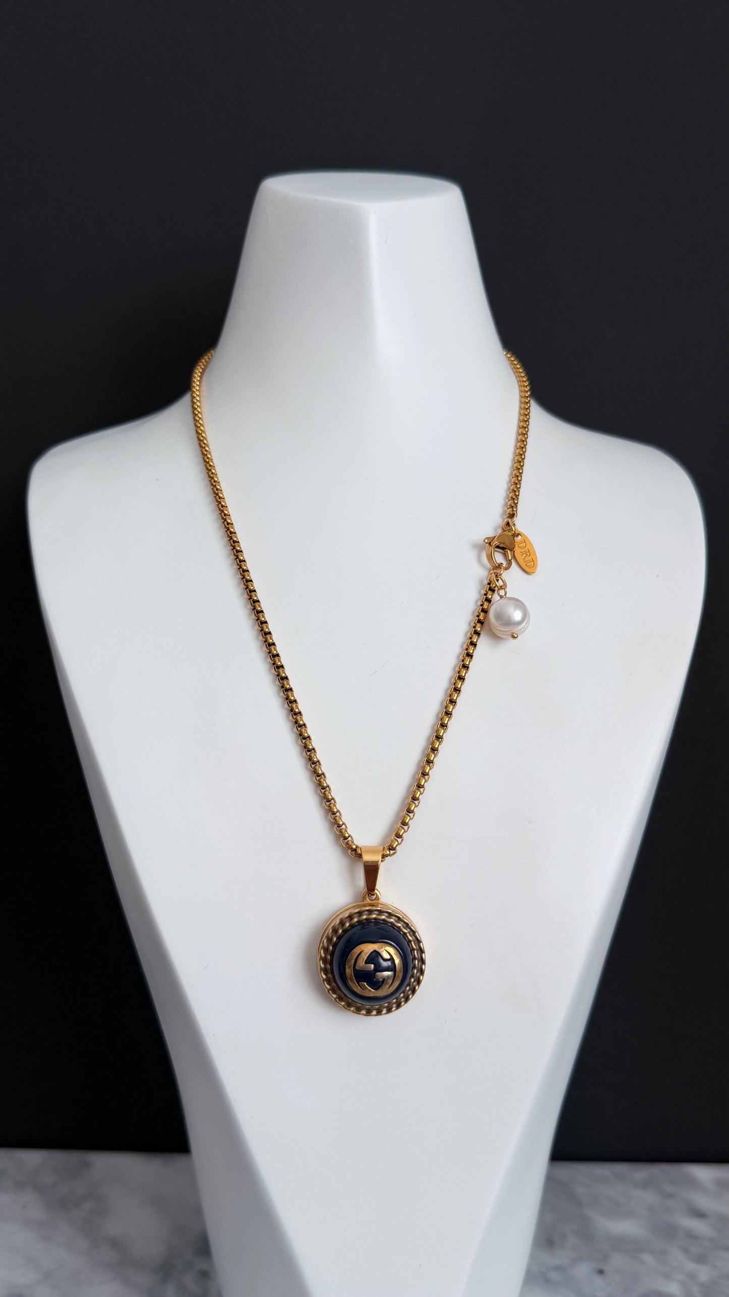 Vintage Gold Gucci charm chain necklace • high quality