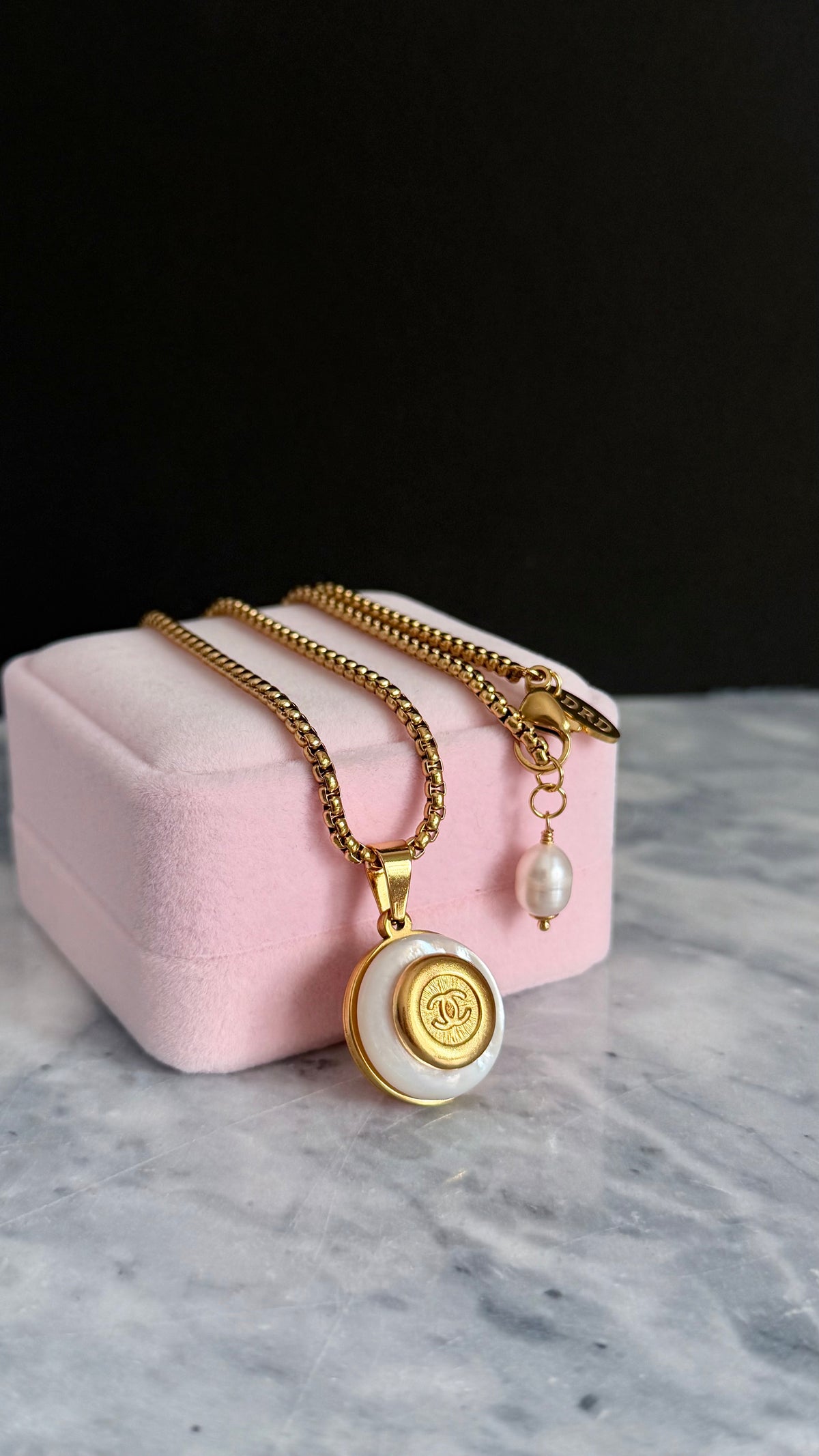 ✨ SUPER RARE MOTHER OF PEARL and Vintage Authentic reworked Gold button Necklace