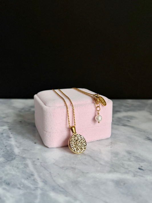 ✨RARE Vintage Authentic button Necklace