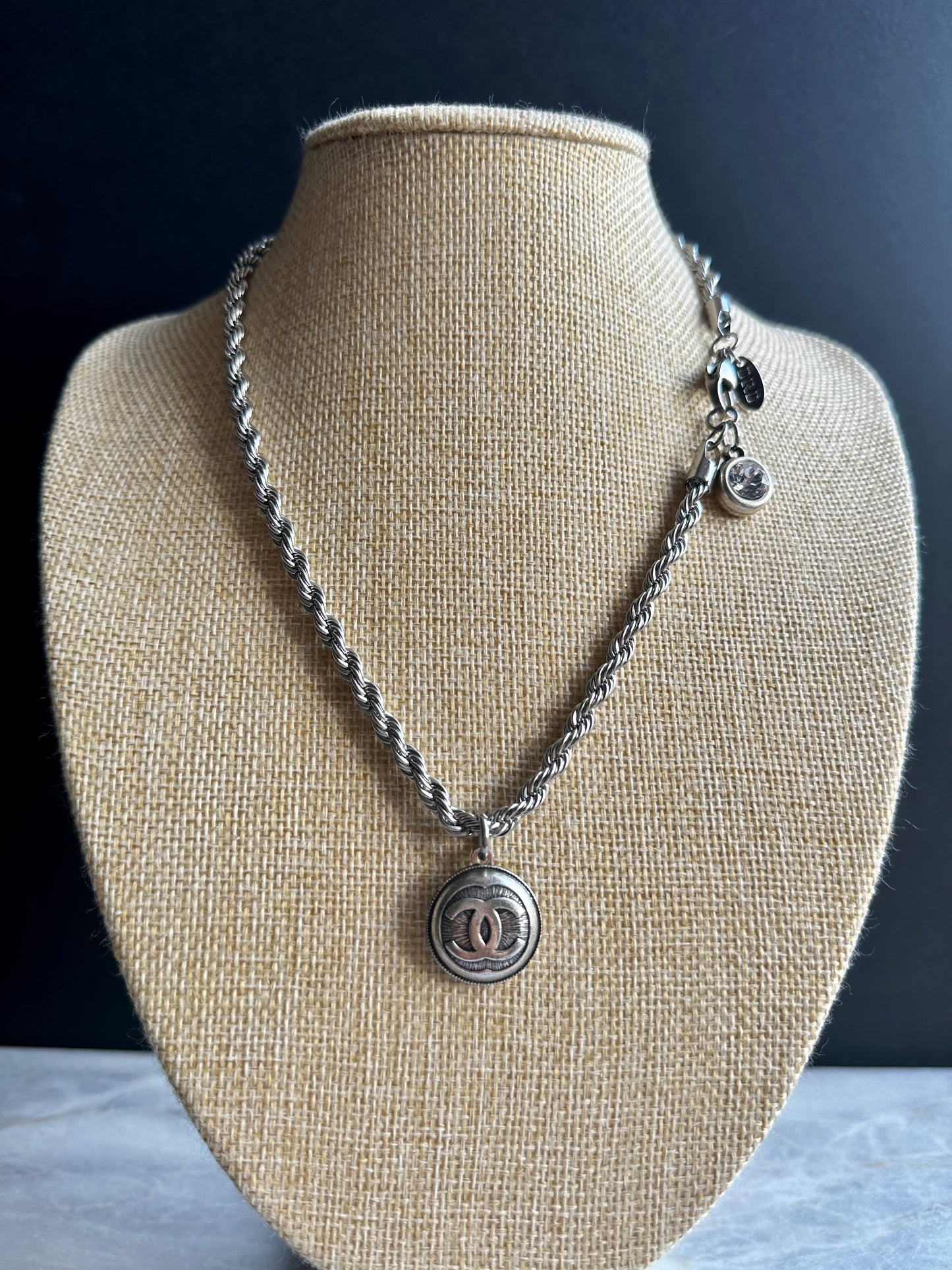 🖤 Authentic Vintage Reworked silver Button necklace