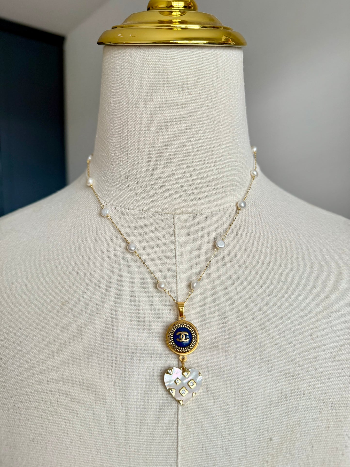 💙 One of a kind delicate Authentic Reworked button necklace