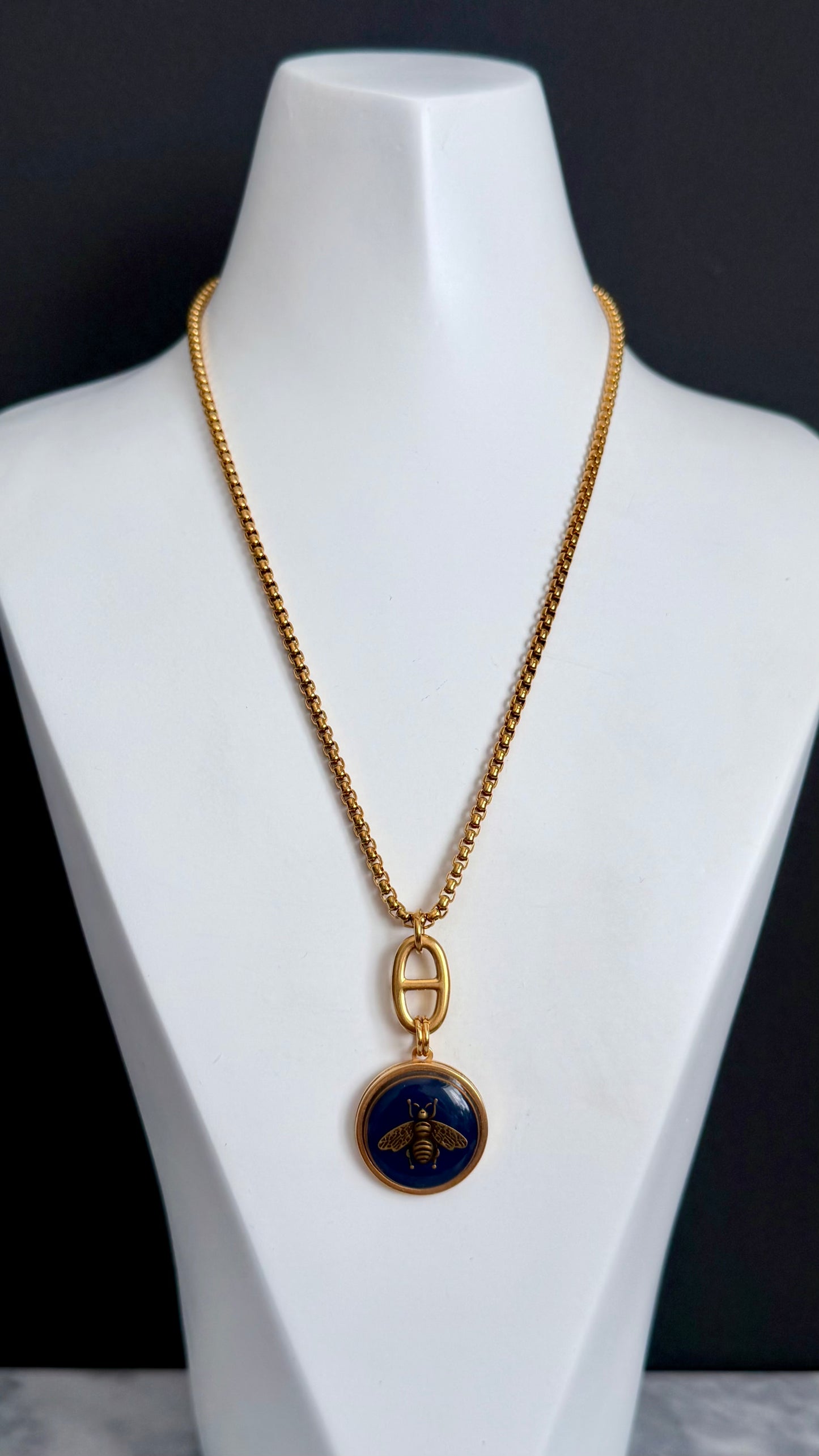 ✨🐝 Vintage Gold Gucci charm chain necklace • extremely rare ✨