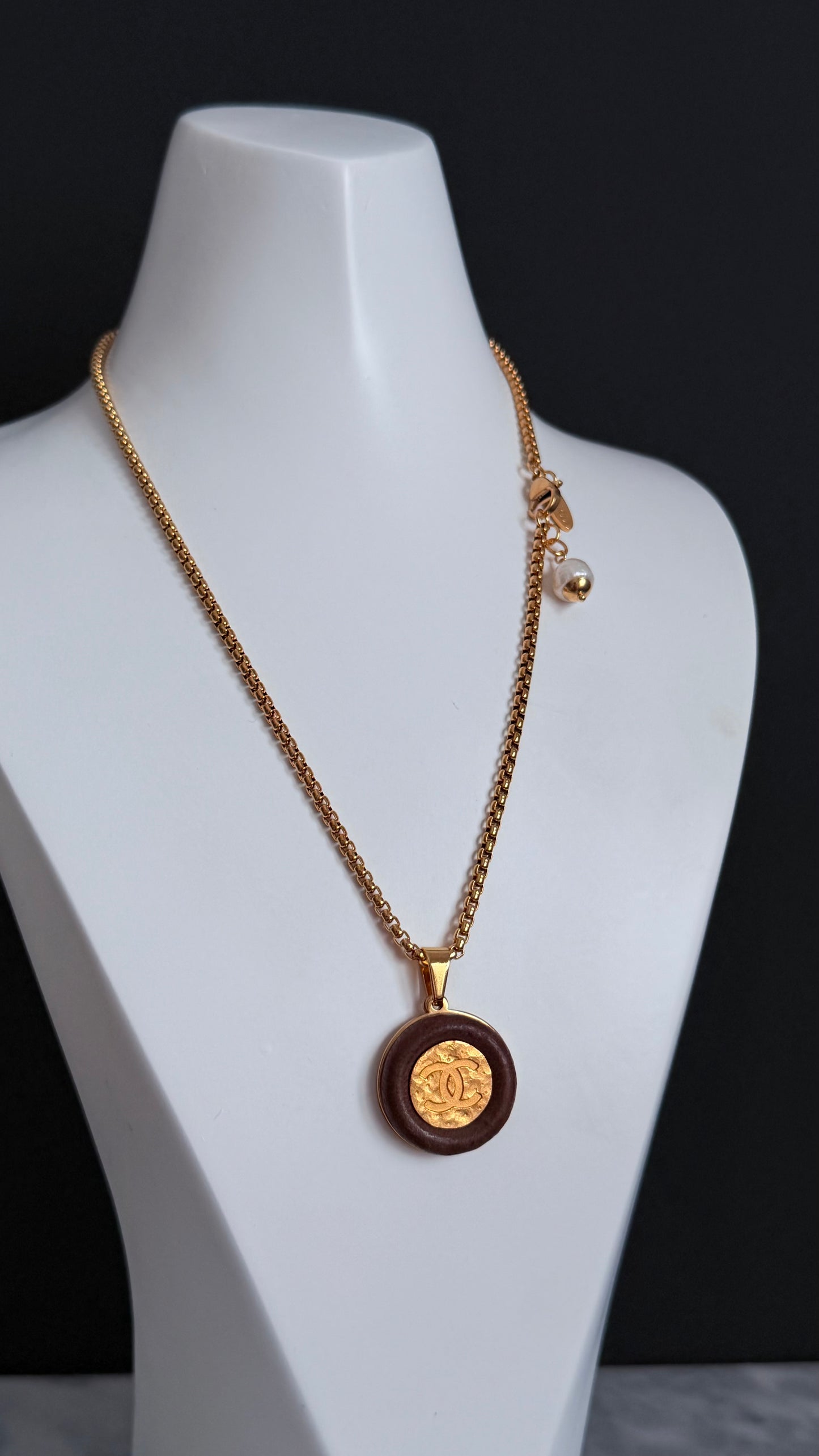 🤎 LARGE EXTREMELY RARE reworked button necklace