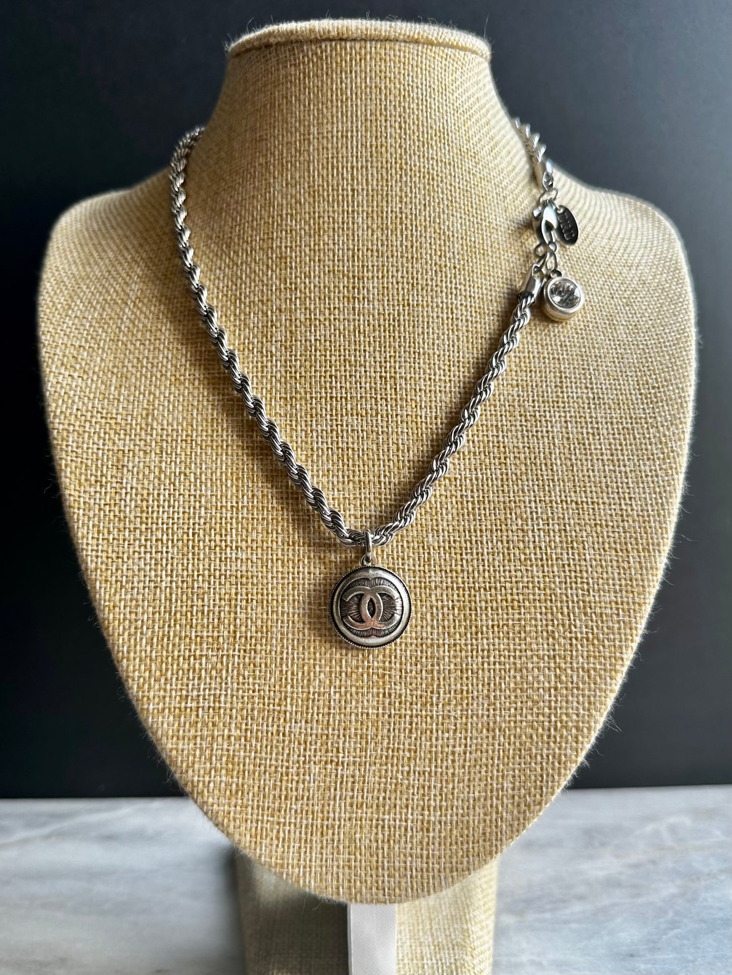 🖤 Authentic Vintage Reworked silver Button necklace