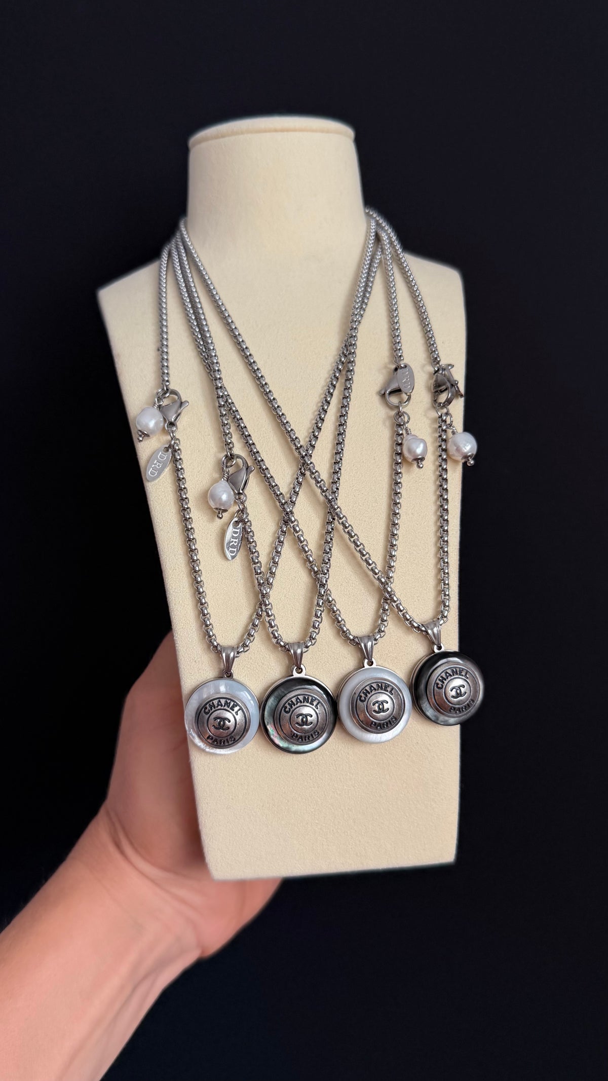 🌸 MOTHER OF PEARL One of a kind Authentic Reworked button necklace