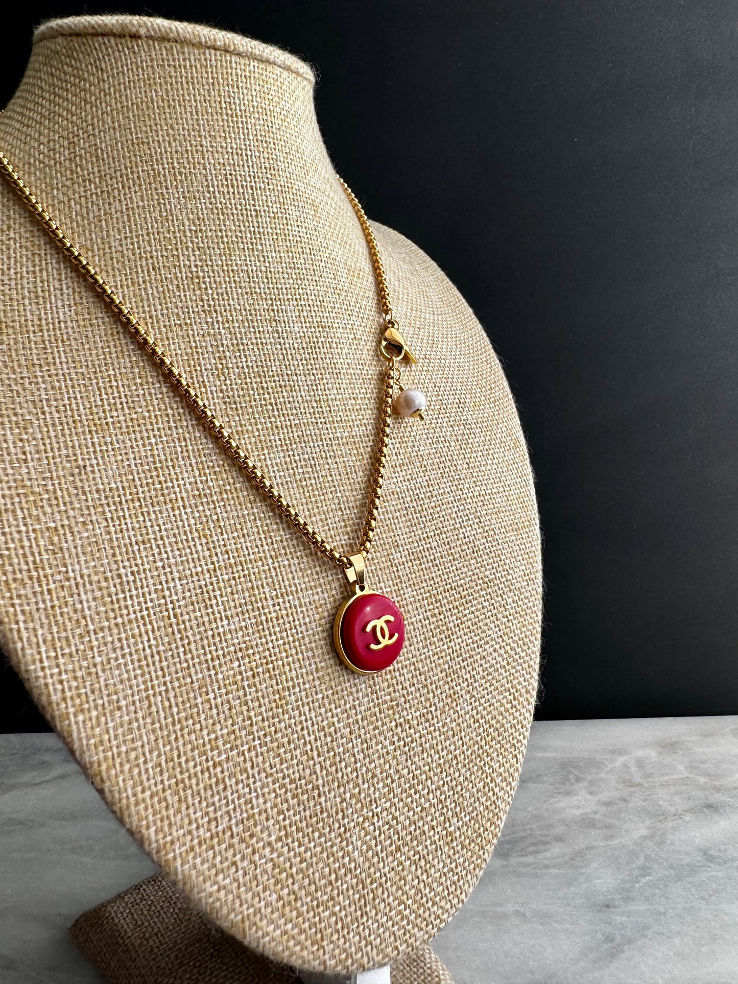 ❤️ EXTREMELY RARE reworked red button necklace